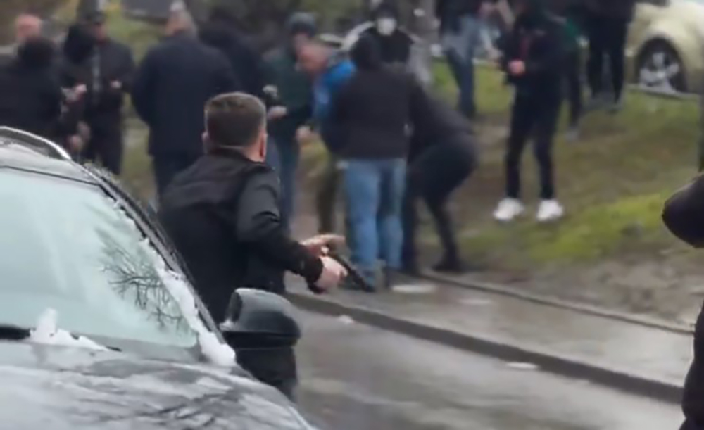 Bajina Bašta napad, čovek sa pištoljem