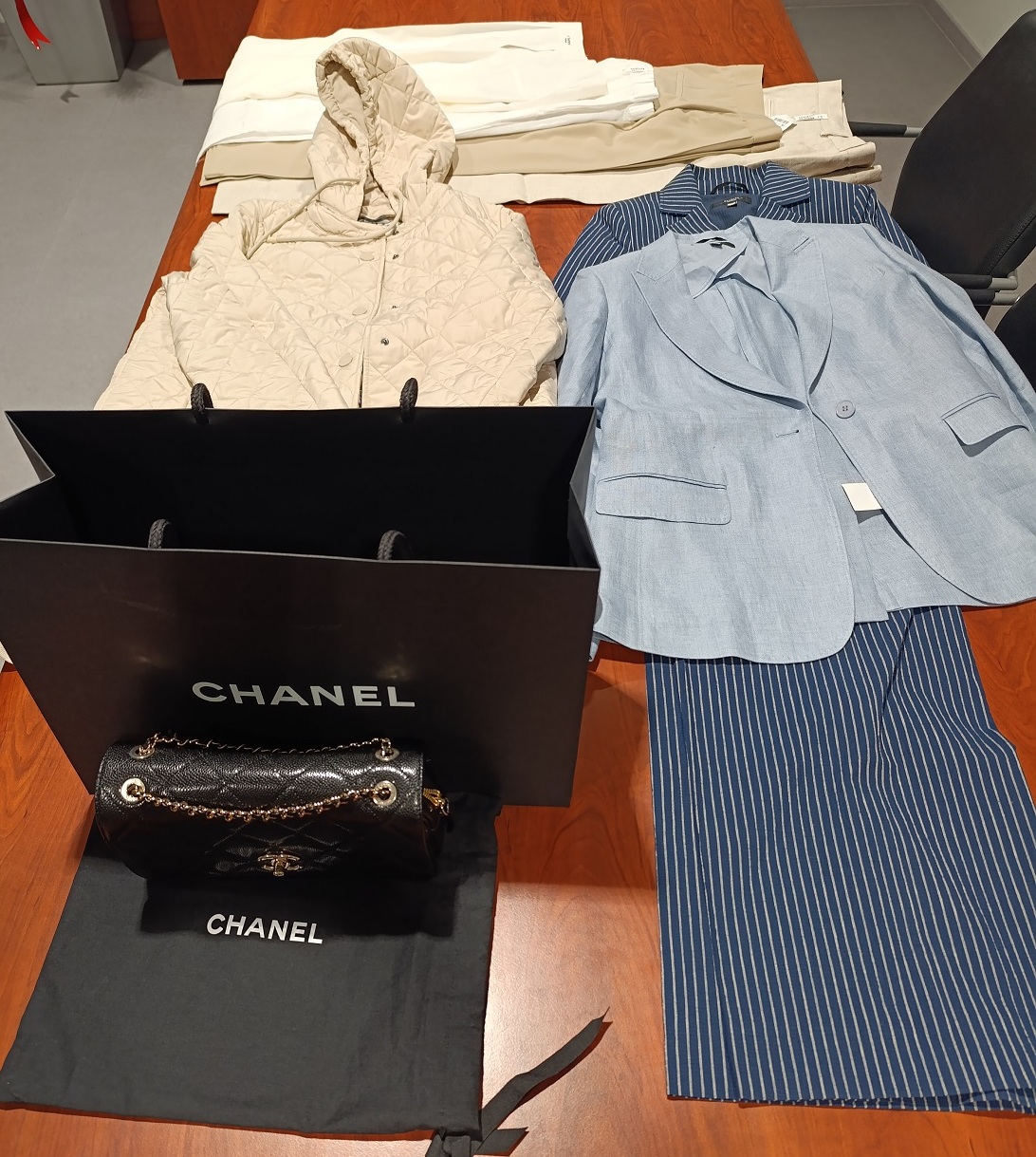 Zaplenjena luksuzna roba na aerodromu