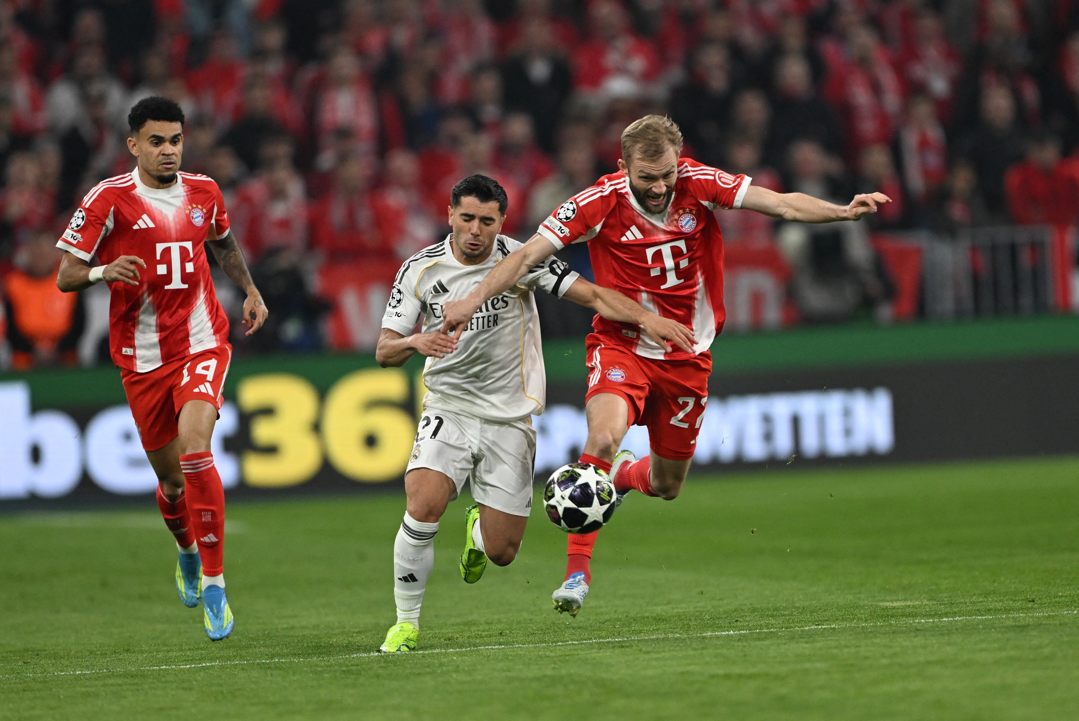 Players compete during the UEFA Champions League 2025/26