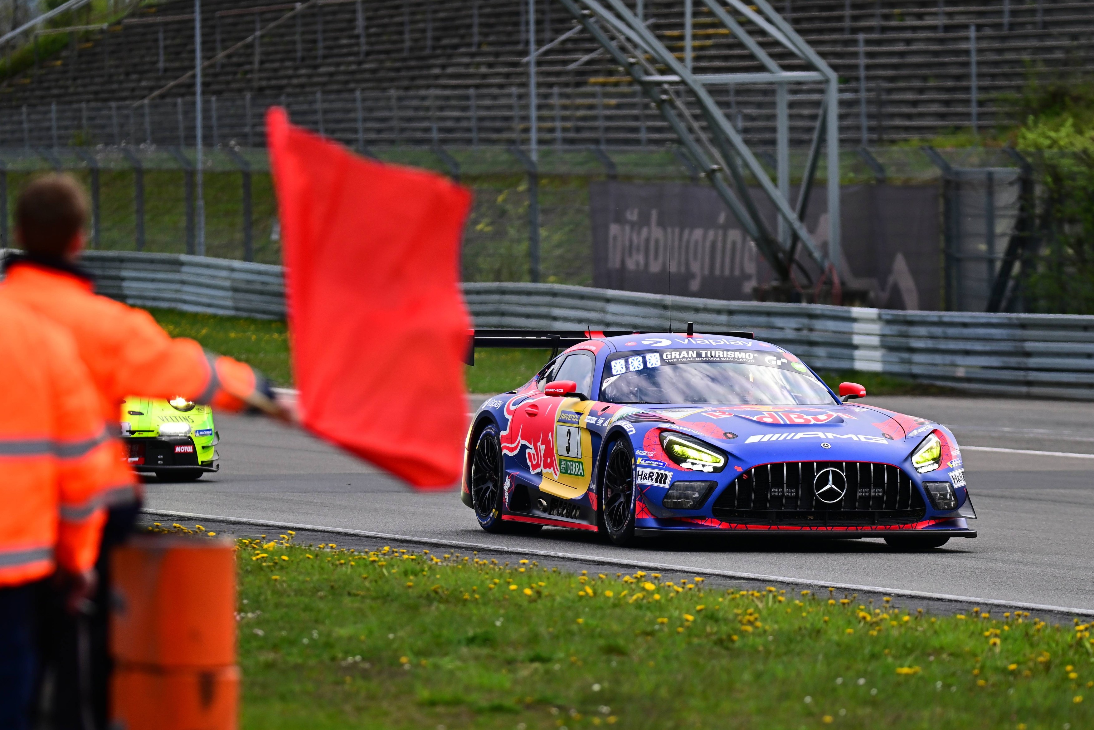 Lucas Auer & Max Verstappen Mercedes-