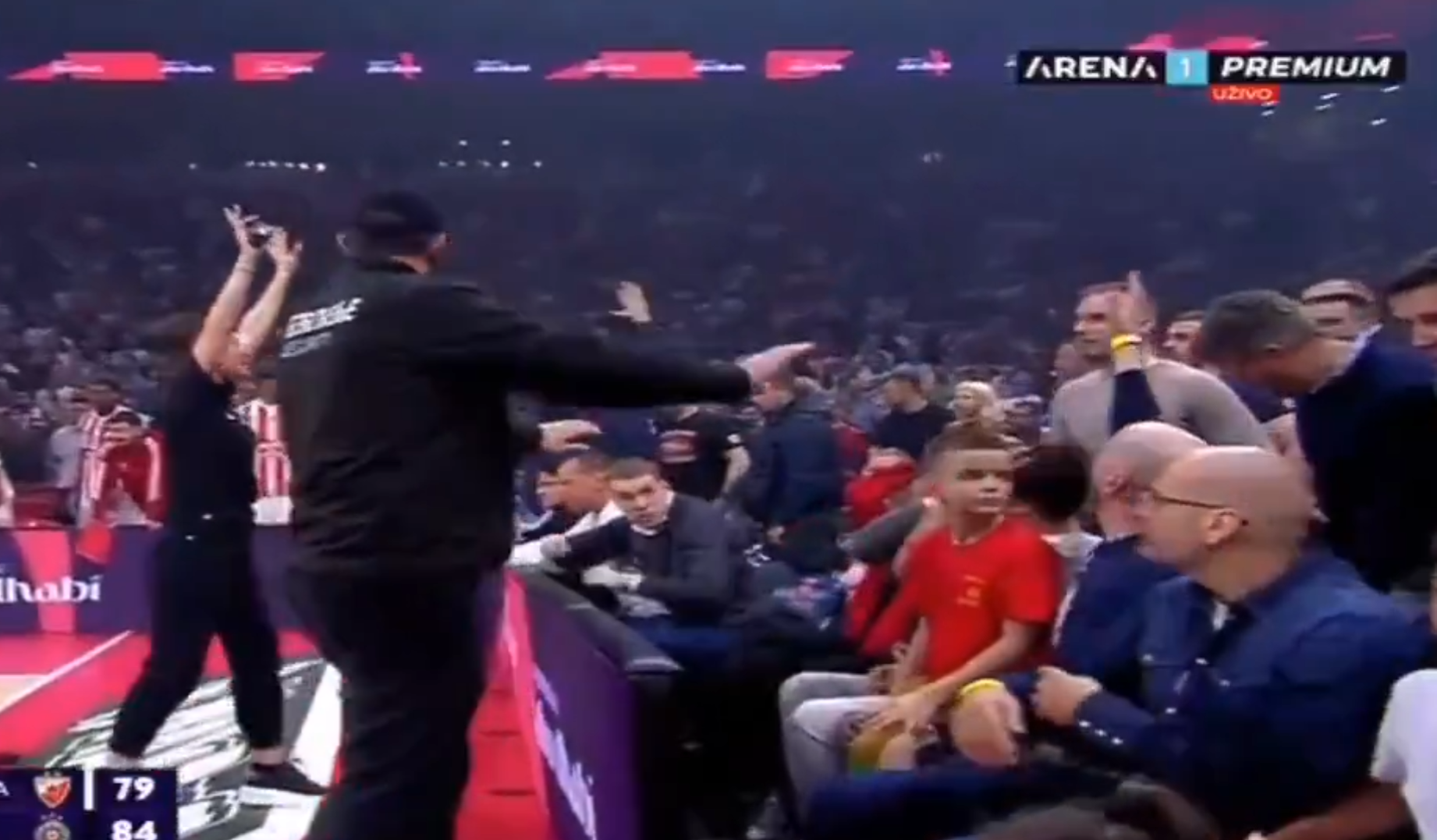 Haos navijača Crvene zvezde