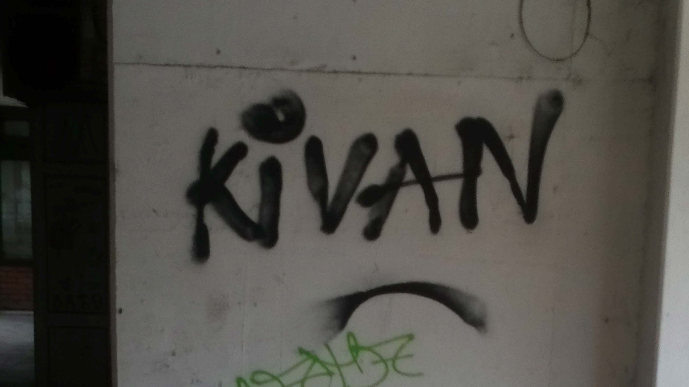 Ivan Mrđen, Ivan Mrdjen, kolumna 0420 Grafiti 1.jpg02.jpg