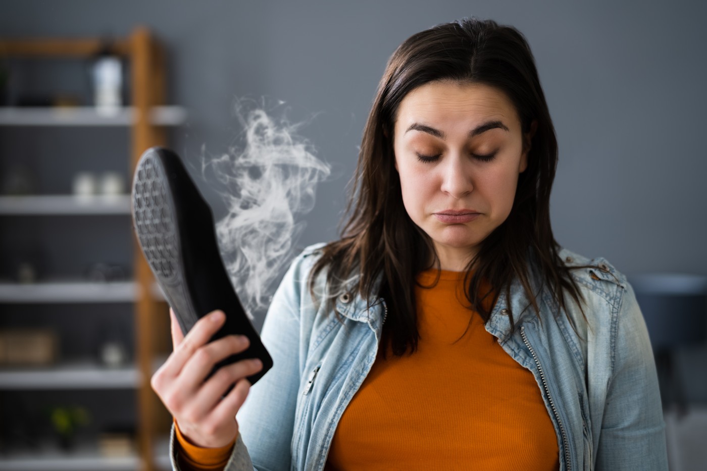 Kako ukloniti neprijatan miris iz obuće