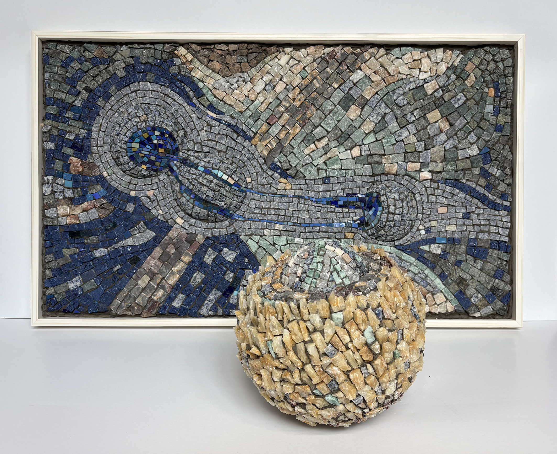 Retrospektiva-20 godina stvaralaštva u mozaiku-Ružica Bajić Sinkević I Milica Vuković Ружица Бајић Синкевић - Ћелија Сфера.jpg