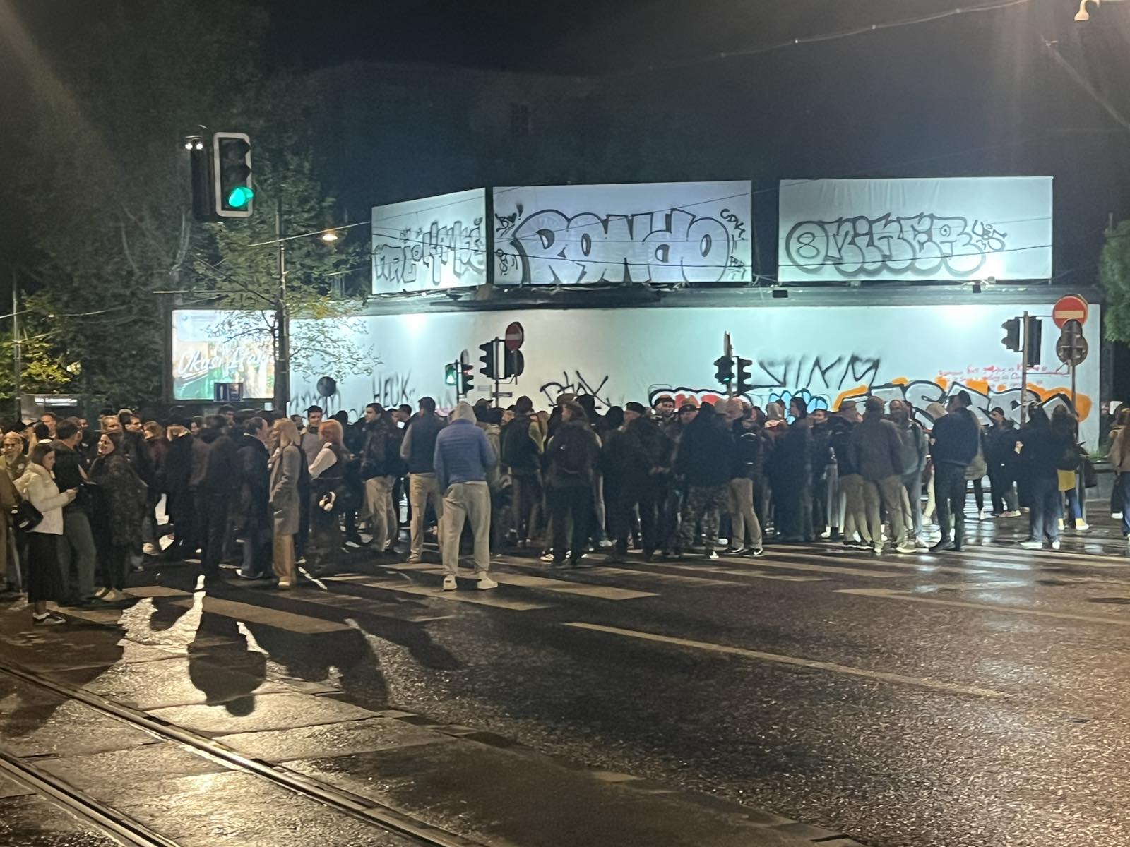 Studenti Medicinskog izašli iz Dekanata: Blokirali Bulevar oslovođenja