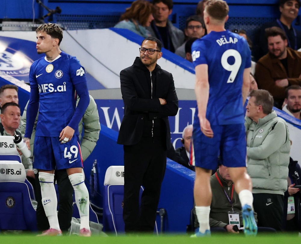 epa12899045 Chelsea head coach Liam Rosenior