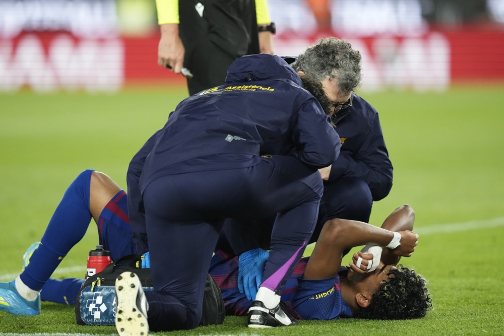 epa12907988 FC Barcelona's Lamine Yamal