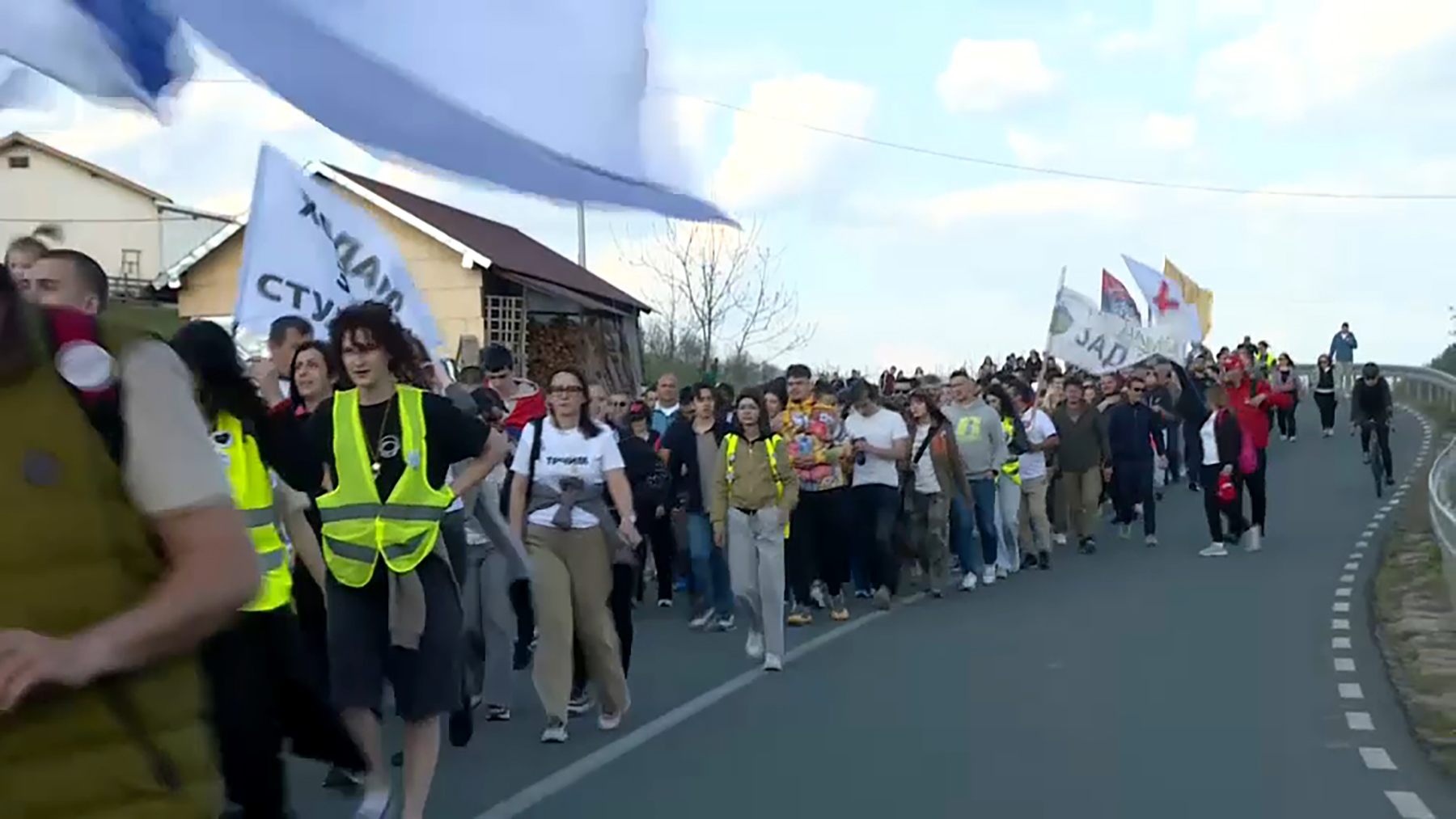 Takovo skup Grm od korena, Srbija od Takova.jpg