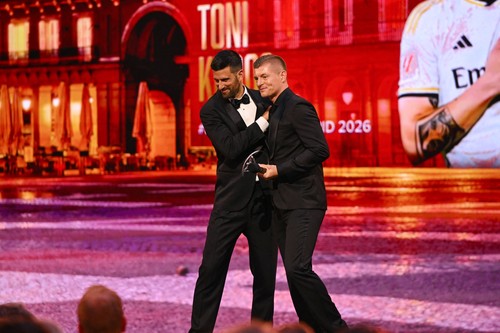 Host Serbian Tennis player Novak Djokovic gives the Laureuswner
