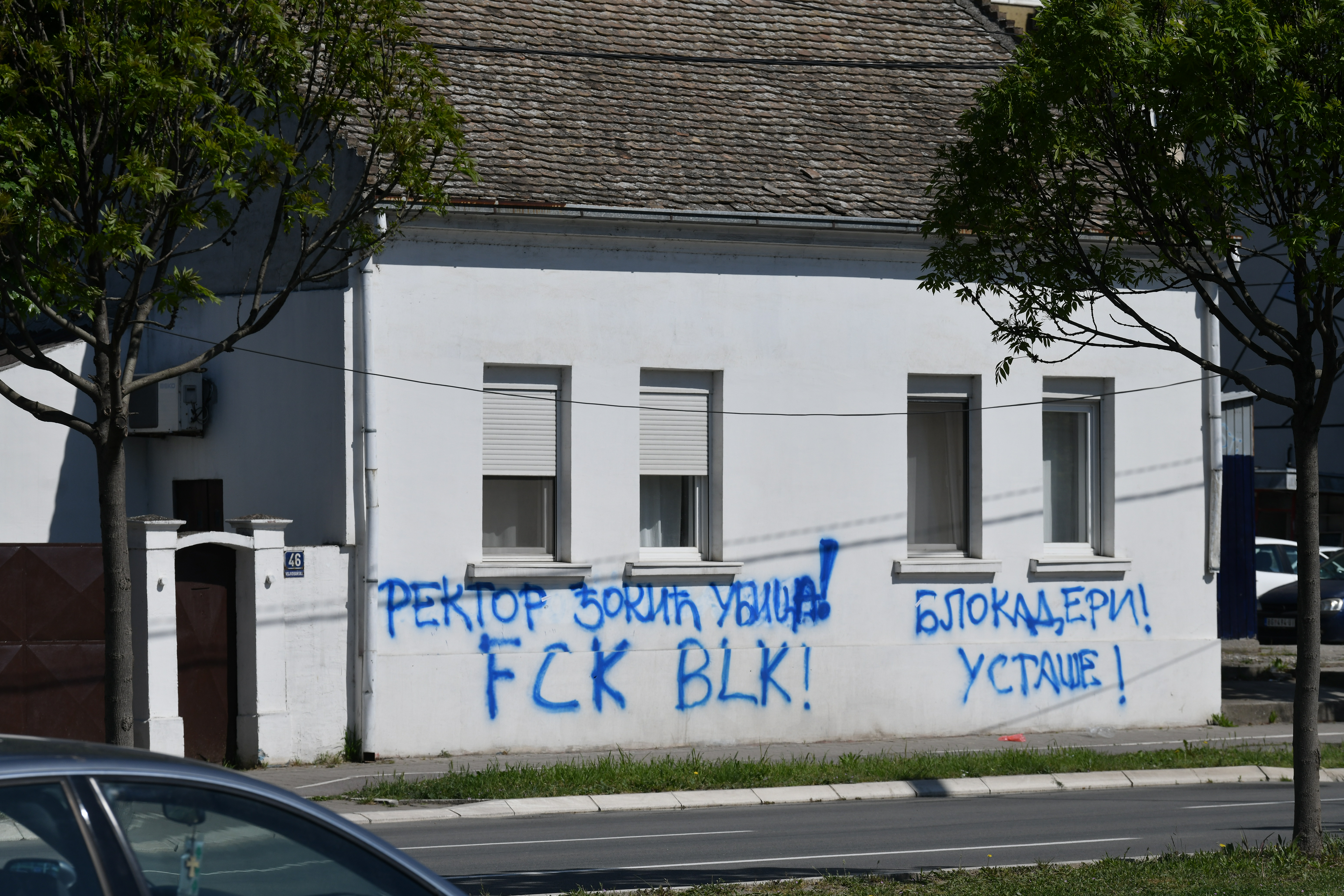 Beograd 24.04.2026. Vojvođanska ulica, grafiti mržnje, blokaderi ustaše fck blk, rektor đokić ubica