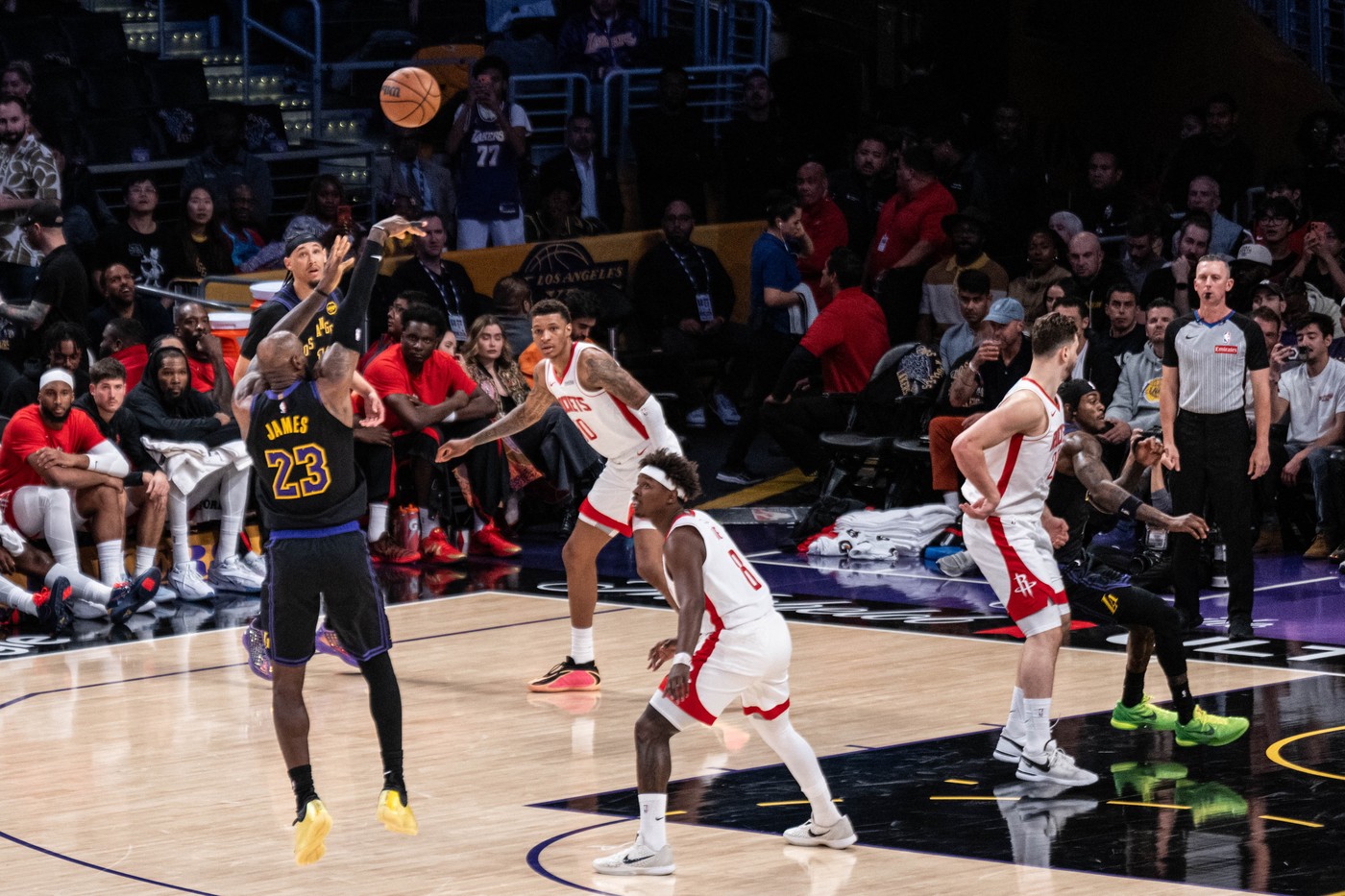 LOS ANGELES, CA, UNITED STATES - APRIL 21: Lebron James (23)