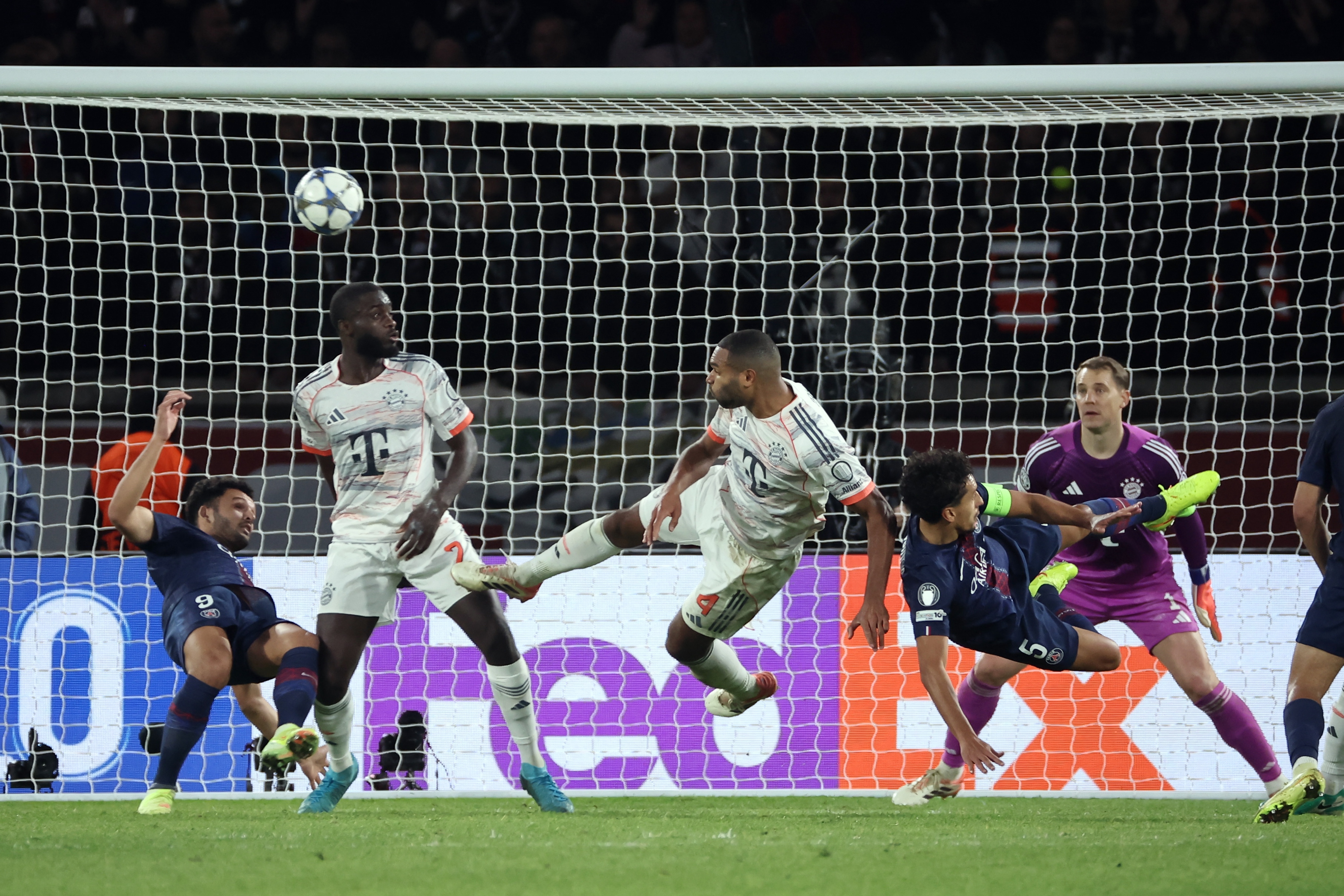 Detalj sa meča Pari Sen Žermen - Bajern Minhen u Ligi šampiona