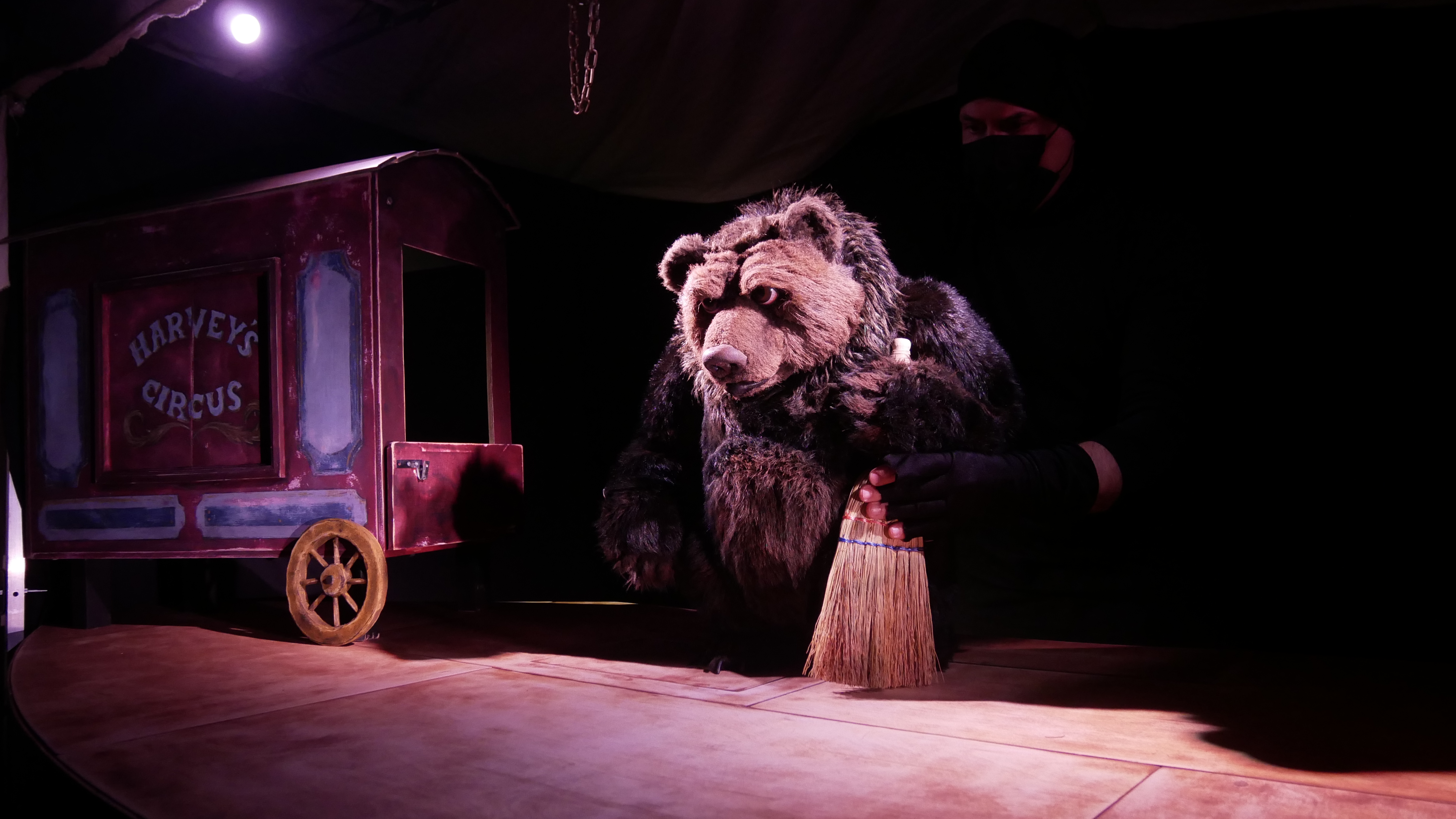 Ne zadirkuj medveda FOTO  Јоnatan Cur.JPG, Novosadske pozorišne igre