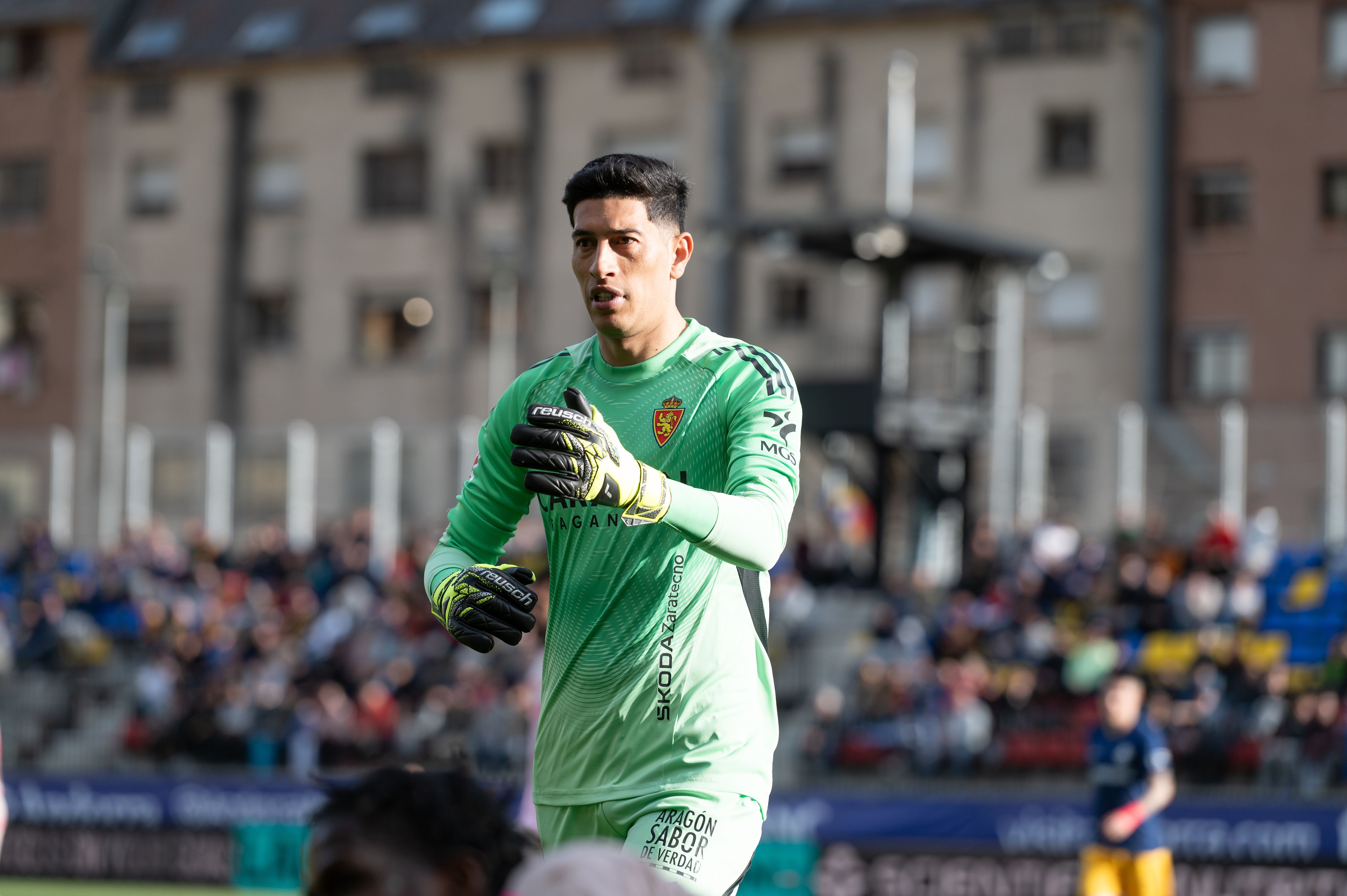 Maxi Andrada, goalkeeper of RCD Zaragoza, is in action