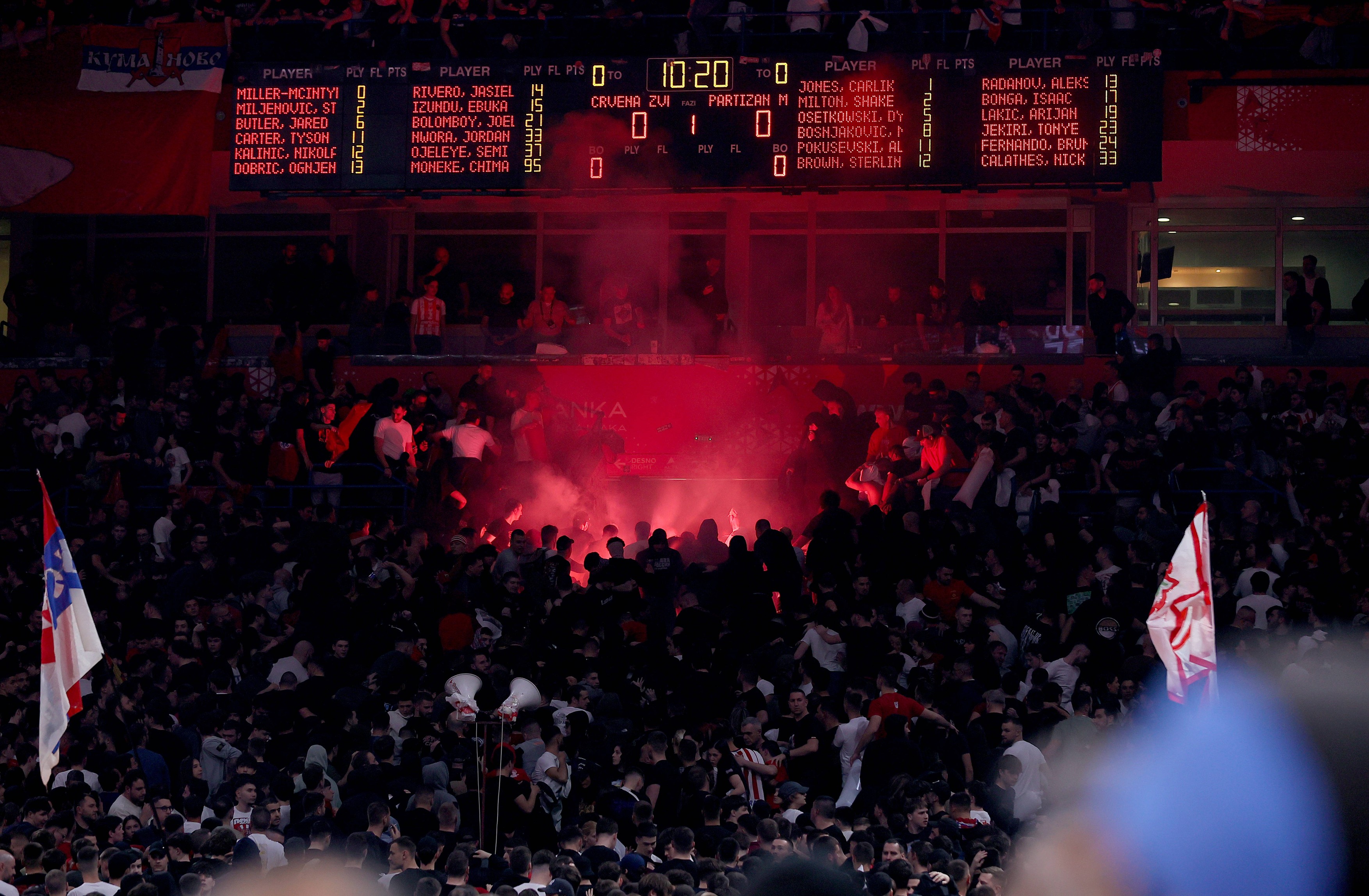 Tagovi: Arena, navijači, policija, tuča