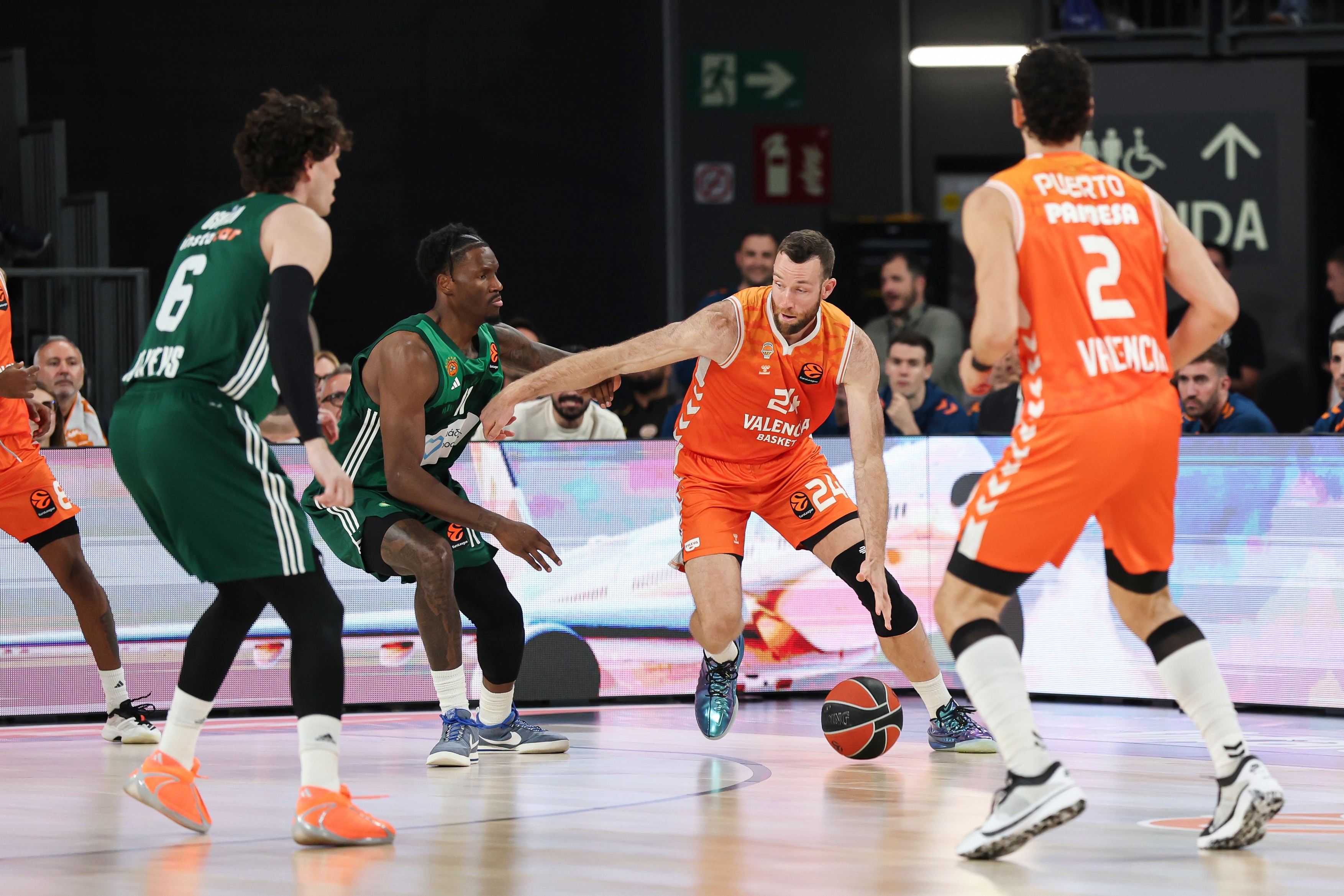 Nigel Hayes-Davis of Panathinaikos
