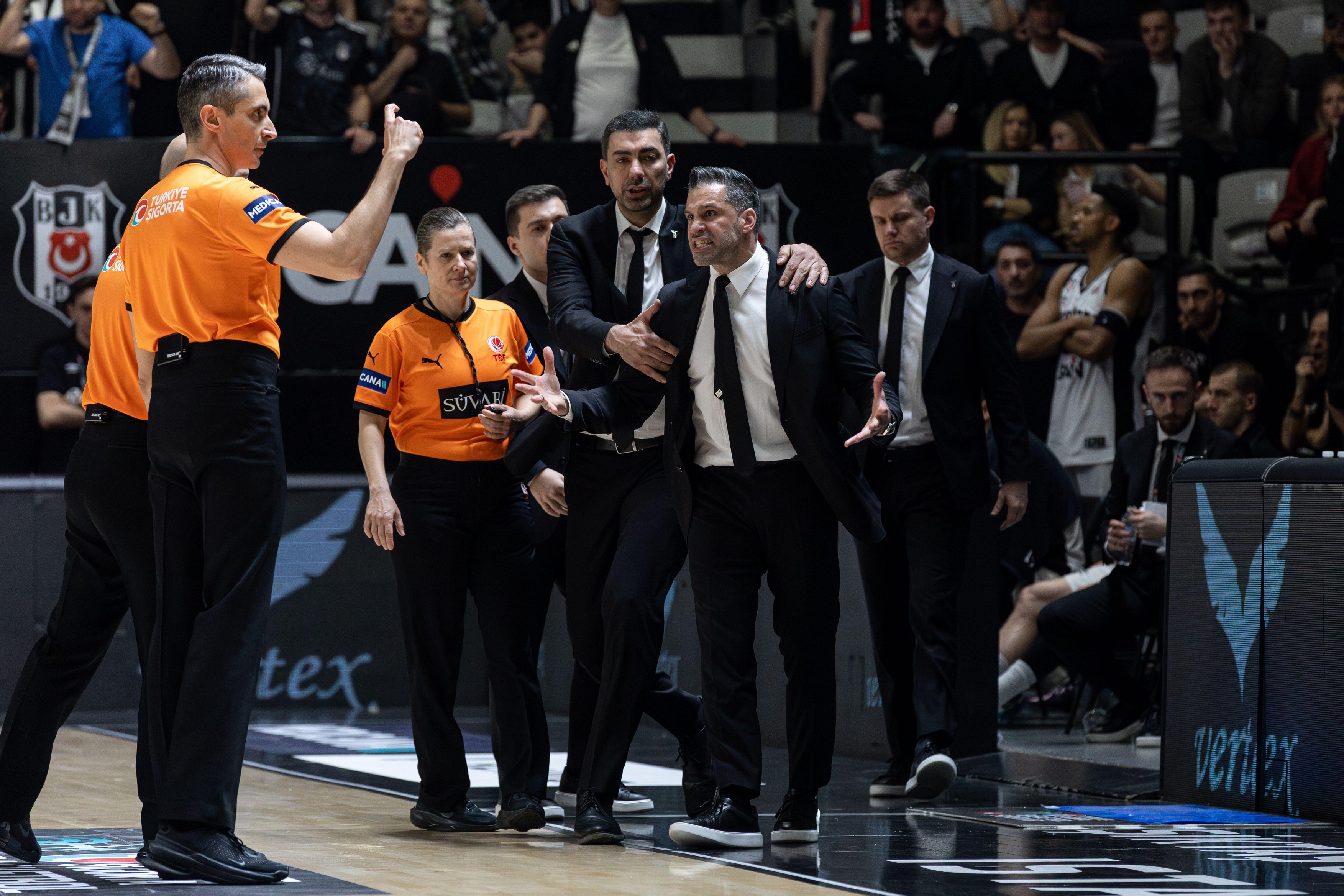 Image: 1089116622, License: Rights-managed,