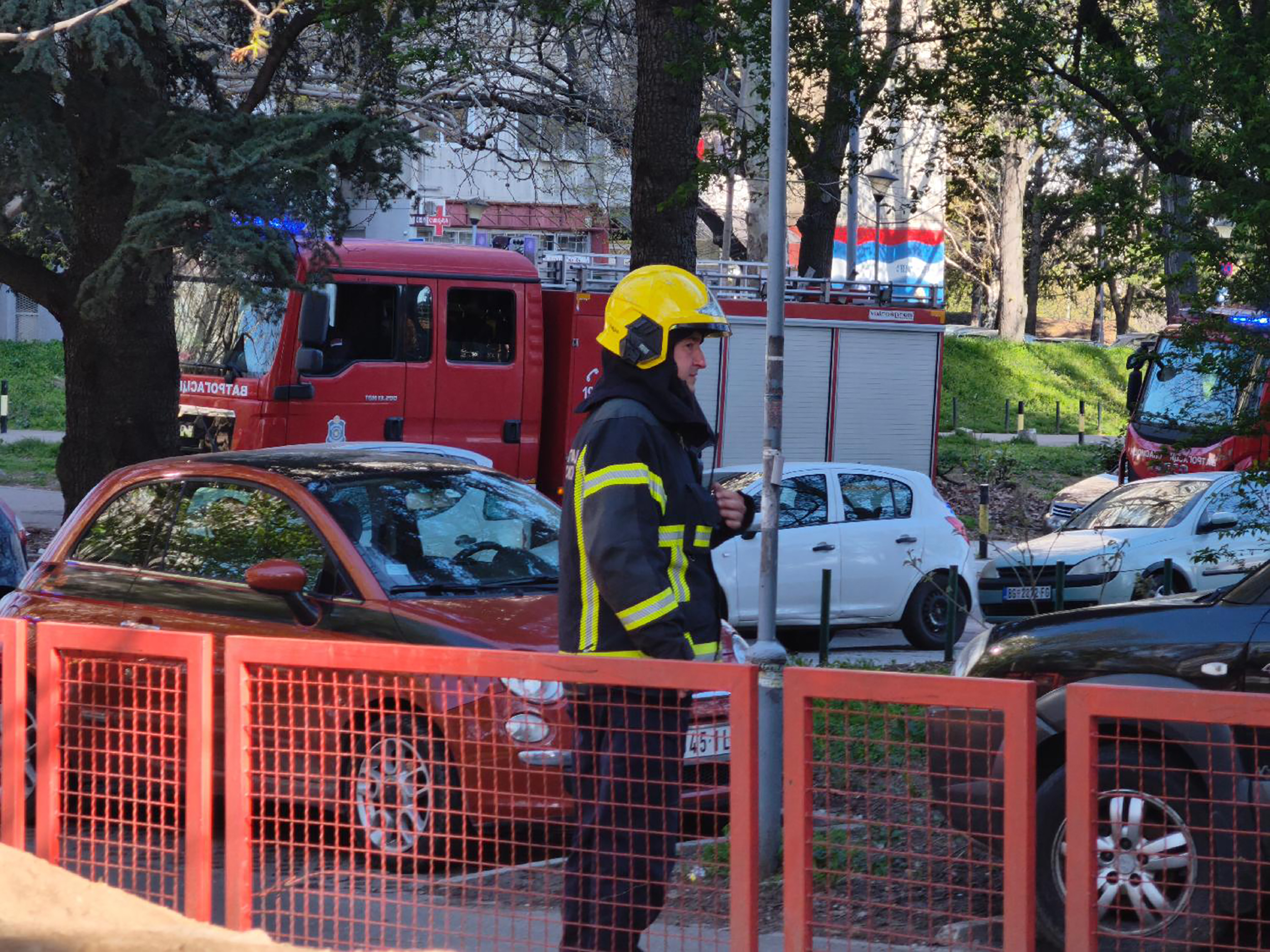 Mesto: BeogradDatum: Wed Apr 08 10:03:42 CEST 2026Dogadjaj: DRUŠTVO - u stanu solitera na Banjici jutros je izbio požar Fotoreporter: Aleksandar MijailovićIzvor: FoNet