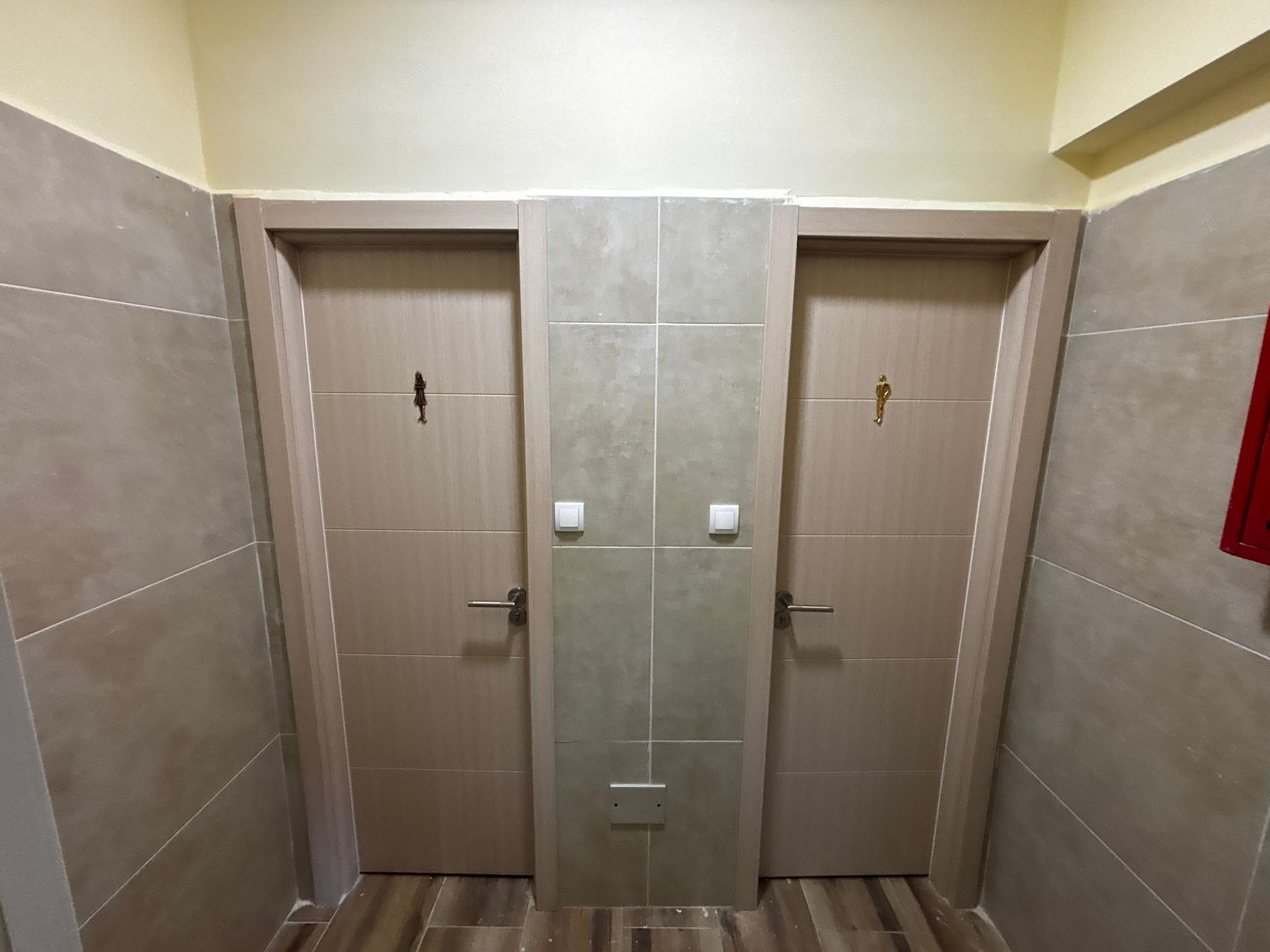 dom kulture u beškoj beška  Ovo su fotografije toaleta Doma kulture u Beškoj