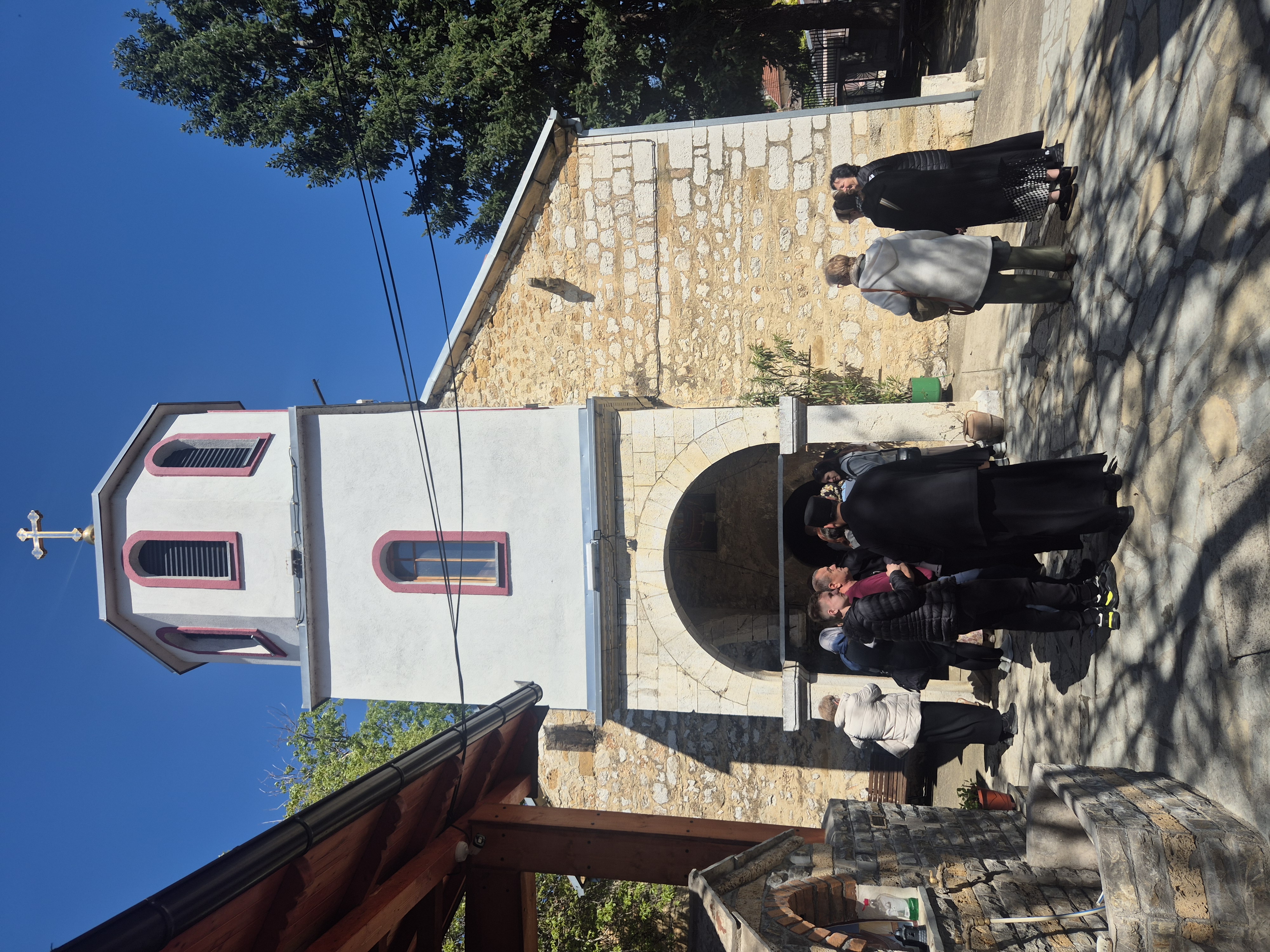Obilazak svetinja na Kosmetu  Velika Hoča i Orahovac foto Aleksandra Kozul (2).jpg