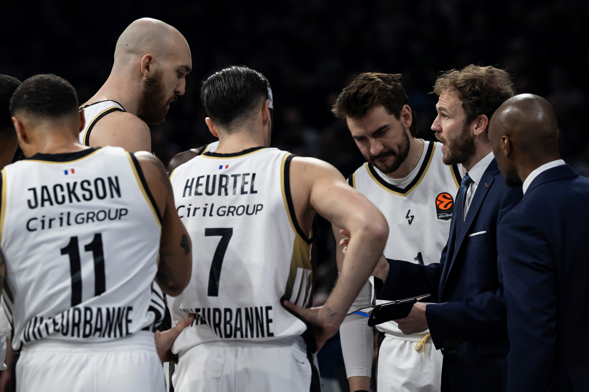 Pierric Poupet, Head Coach of LDLC Asvel Villeurbanne speaks to team