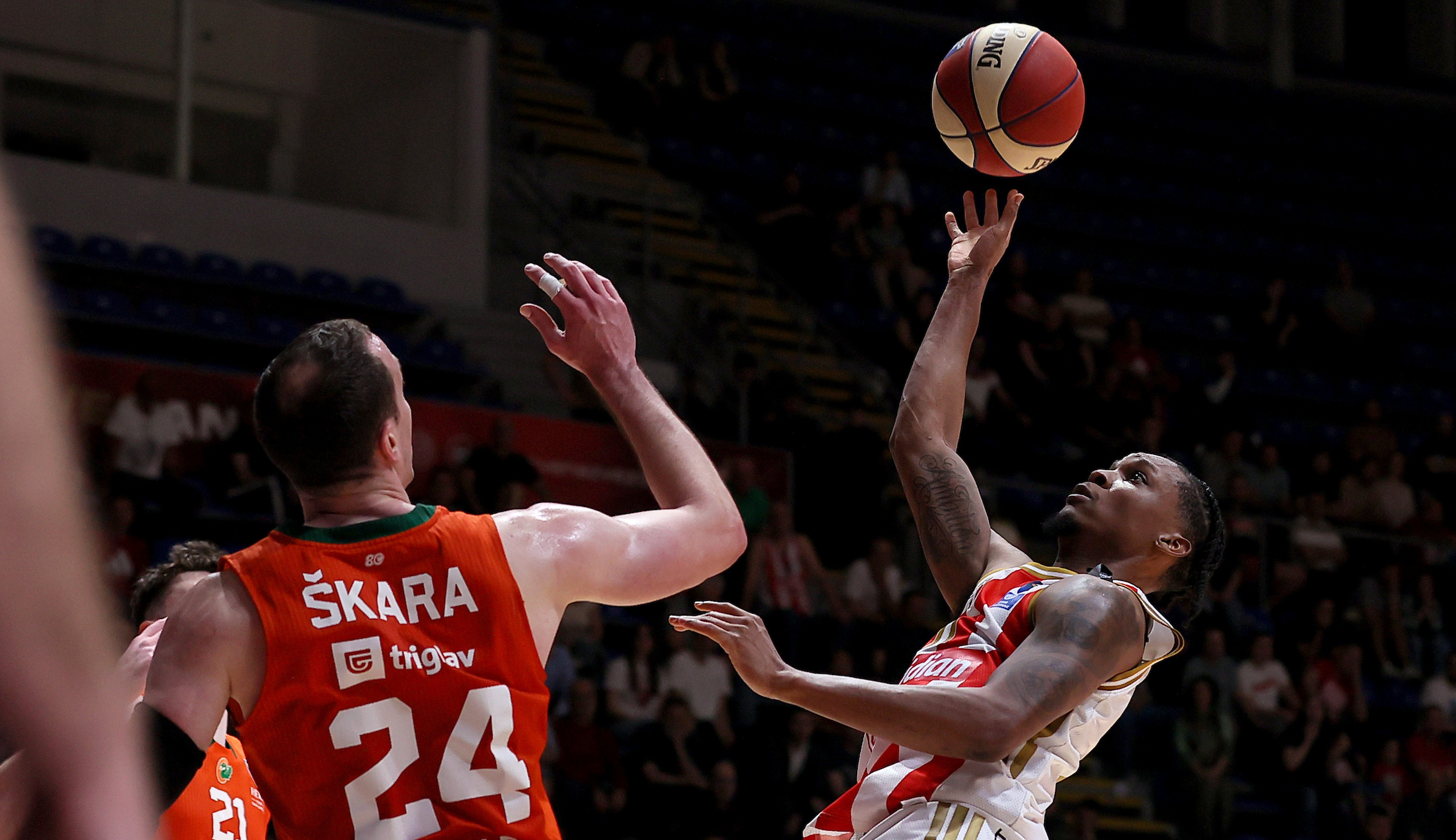David Skara of Cedevita Olimpija (L) in action against Tyson Gregory Carter of Crvena Zvezda (R)