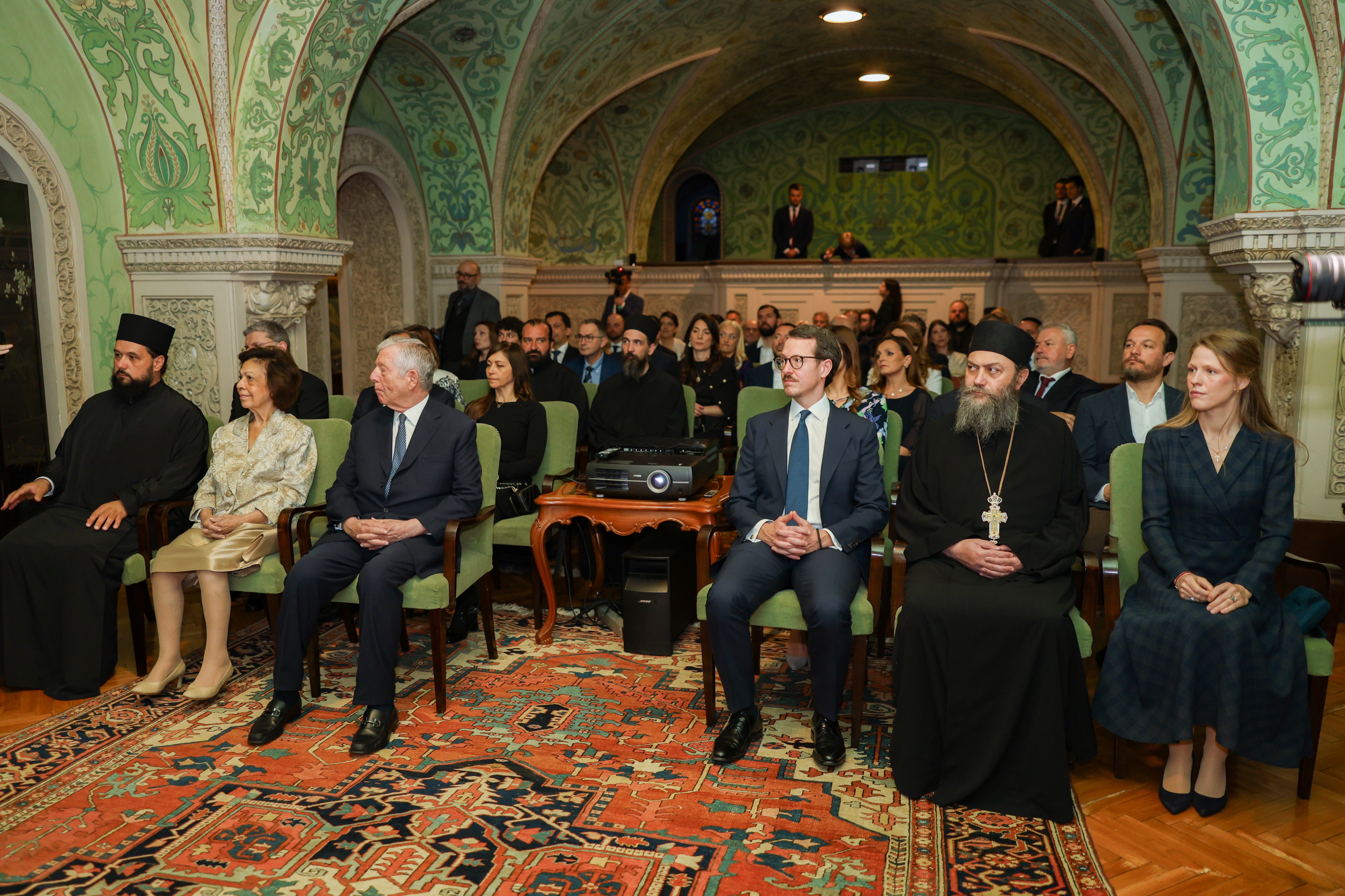 Donatorsko veče u Kraljevskom Dvoru: Pokrenuta obnova hilandarskog metoha Kumica kao budućeg odmarališta za decu i mlade uz podršku Kraljevske porodice