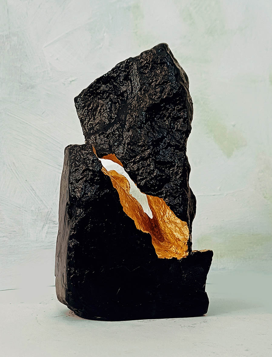 Videlo - kombinovana tehnika - 20 x 13 x 9 cm, 2025.jpg