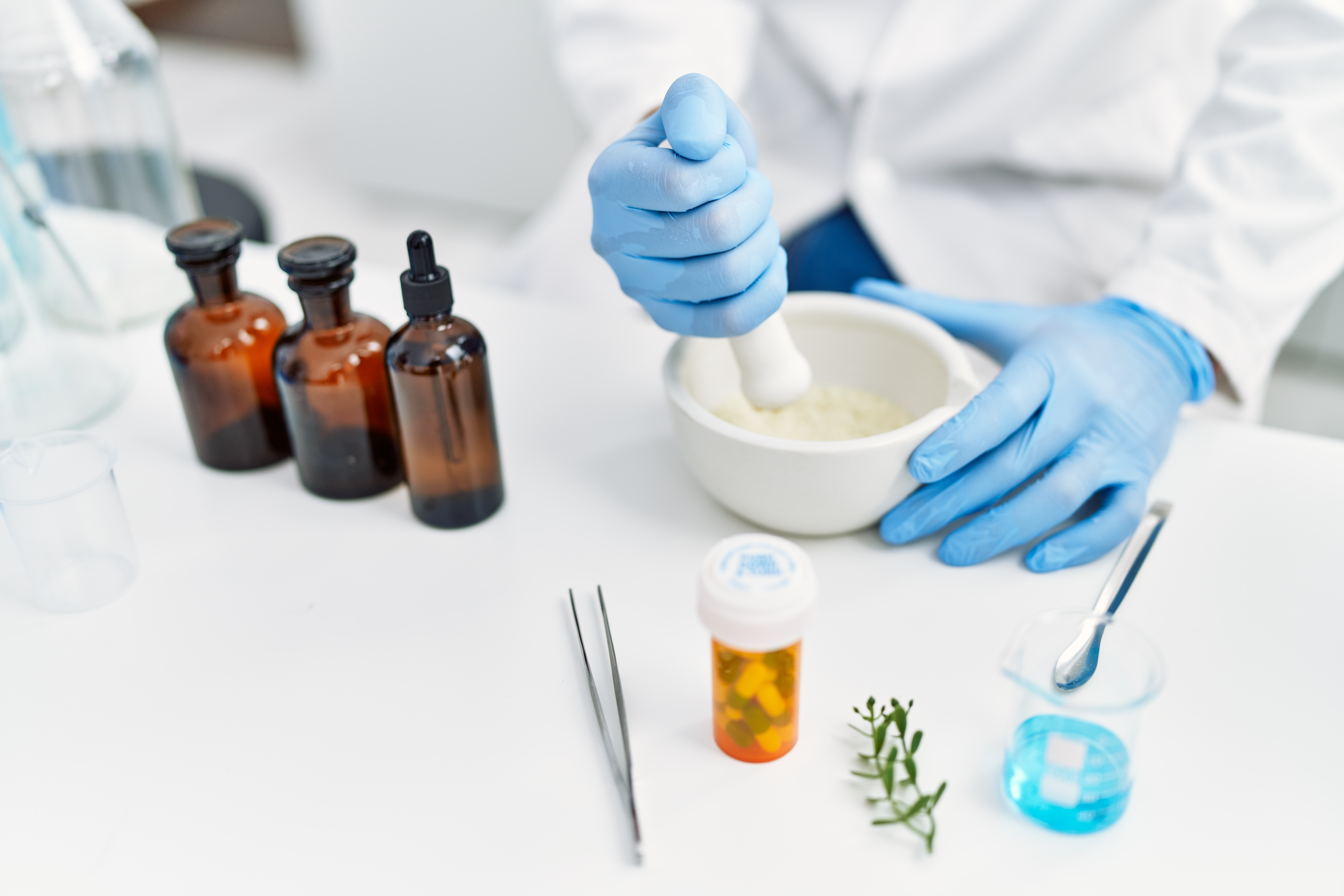 apoteka farmacija shutterstock_2166089227.jpg