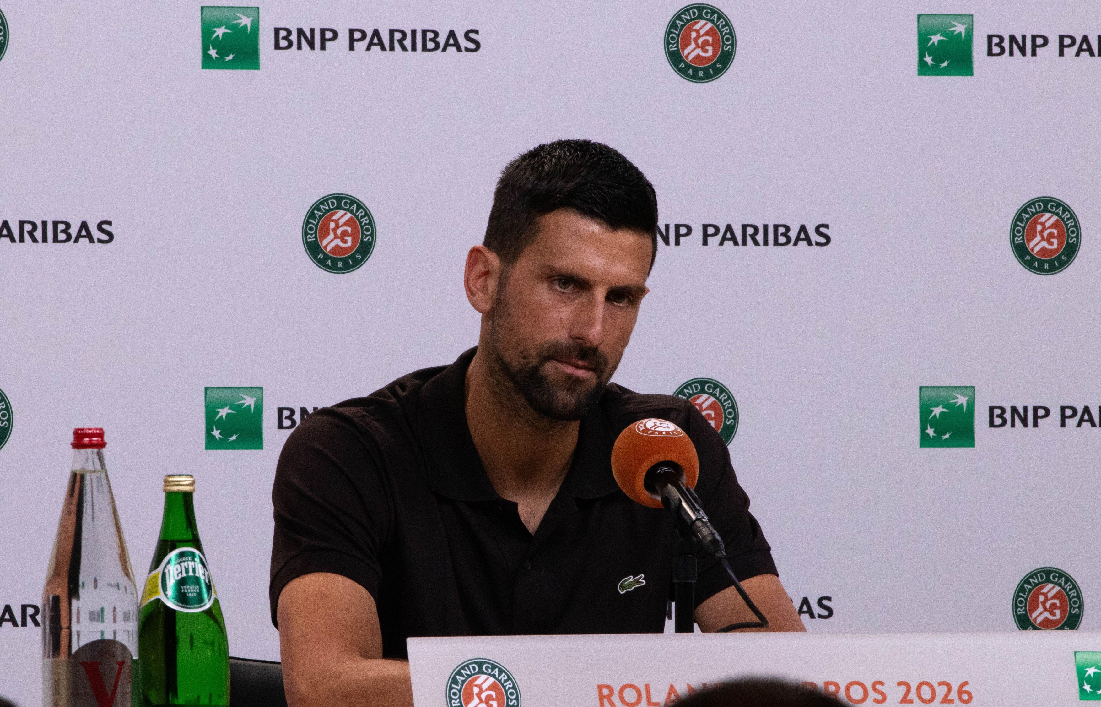 Novak Đoković na konferenciji za medije u Parizu 2026. godina