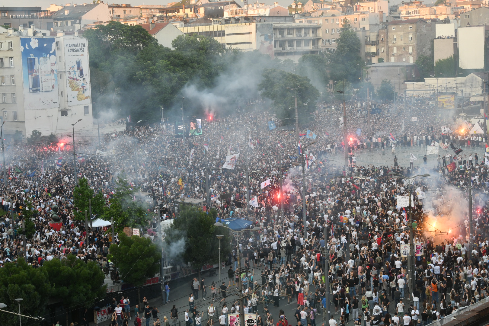 Slavija bakljda Protest Ti i ja, Slavija, jer studenti pobeđuju Foto:Vladislav Mitić/Nova.rs