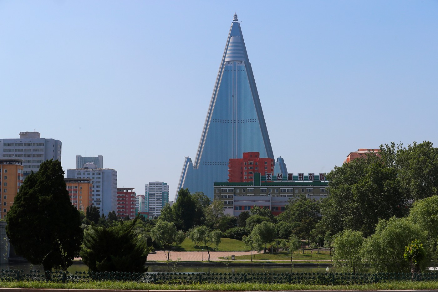 Džinovski hotel u Severnoj Koreji