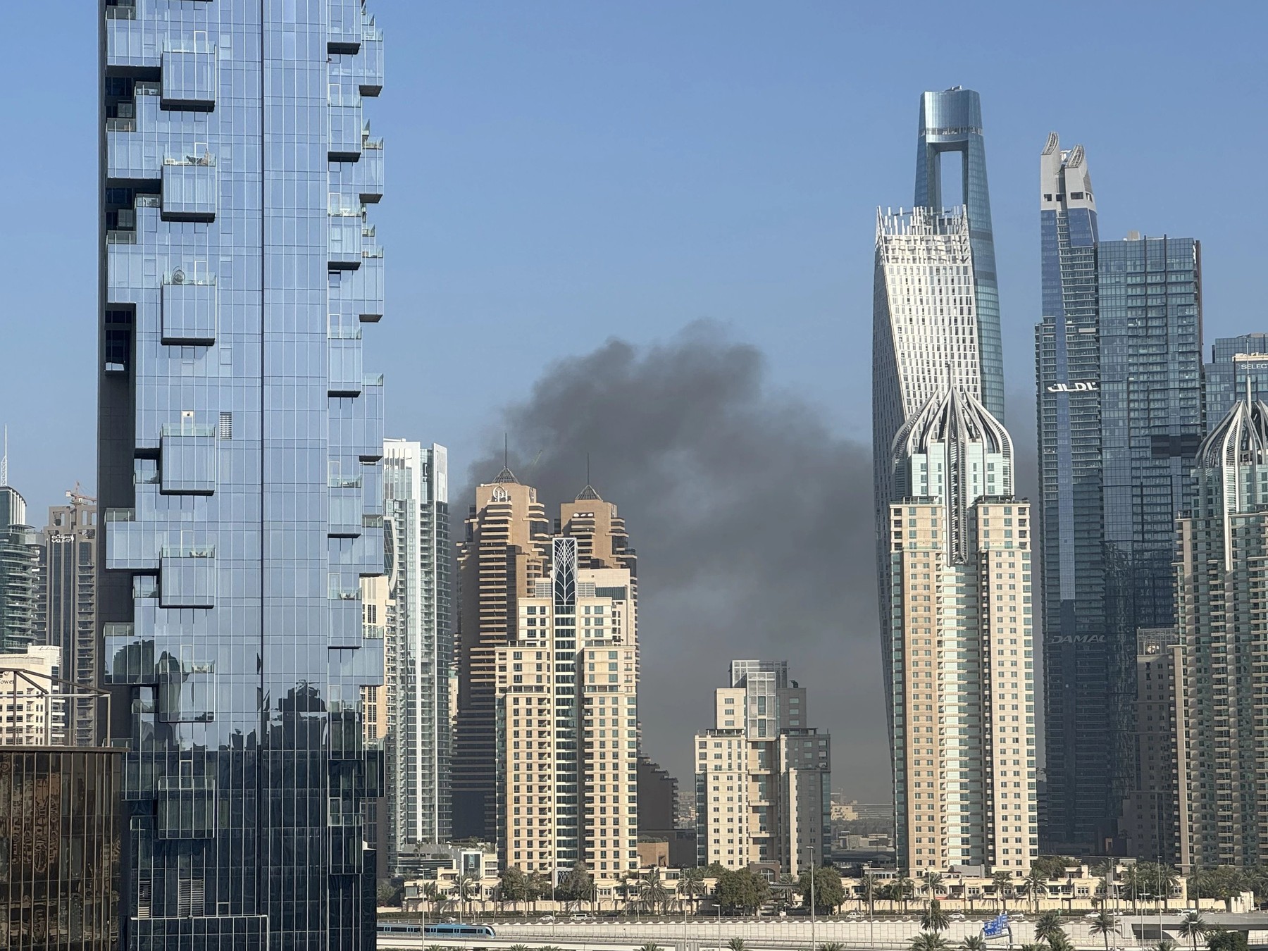 DUBAI, May 6, 2026  -- A fire broke out at a building under construction in Dubai on Wednesday morning,