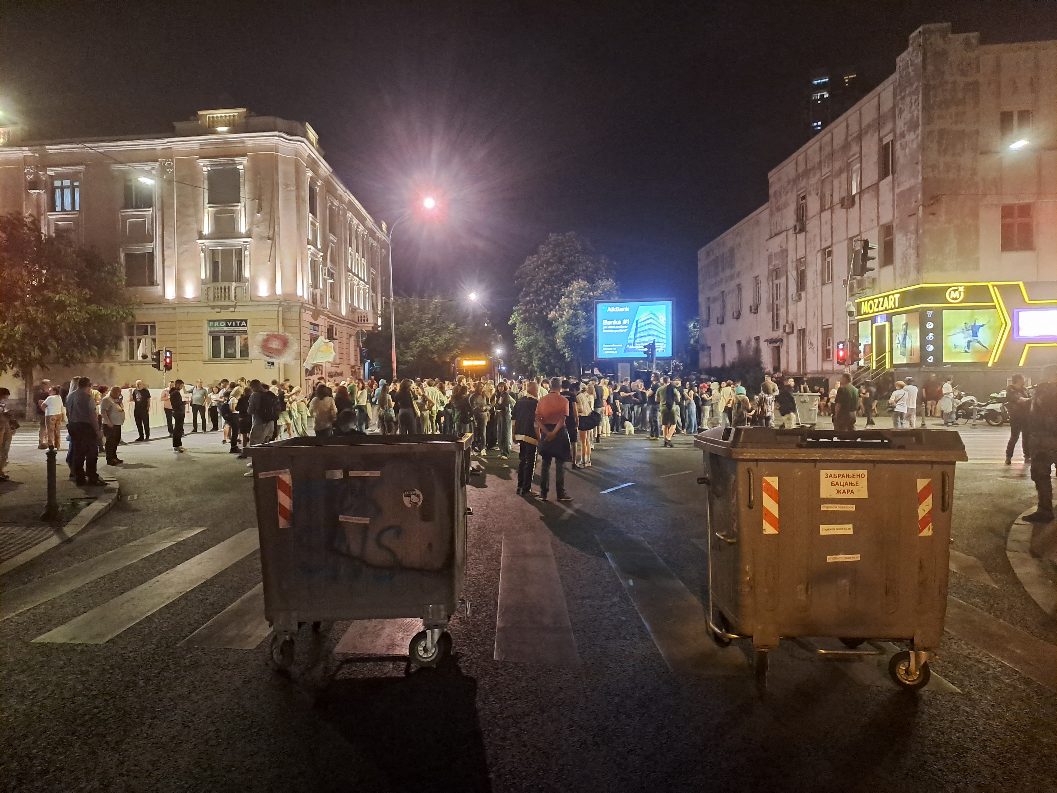 blokada_zemun_avijatičarski_trg_lazar_misic.jpg