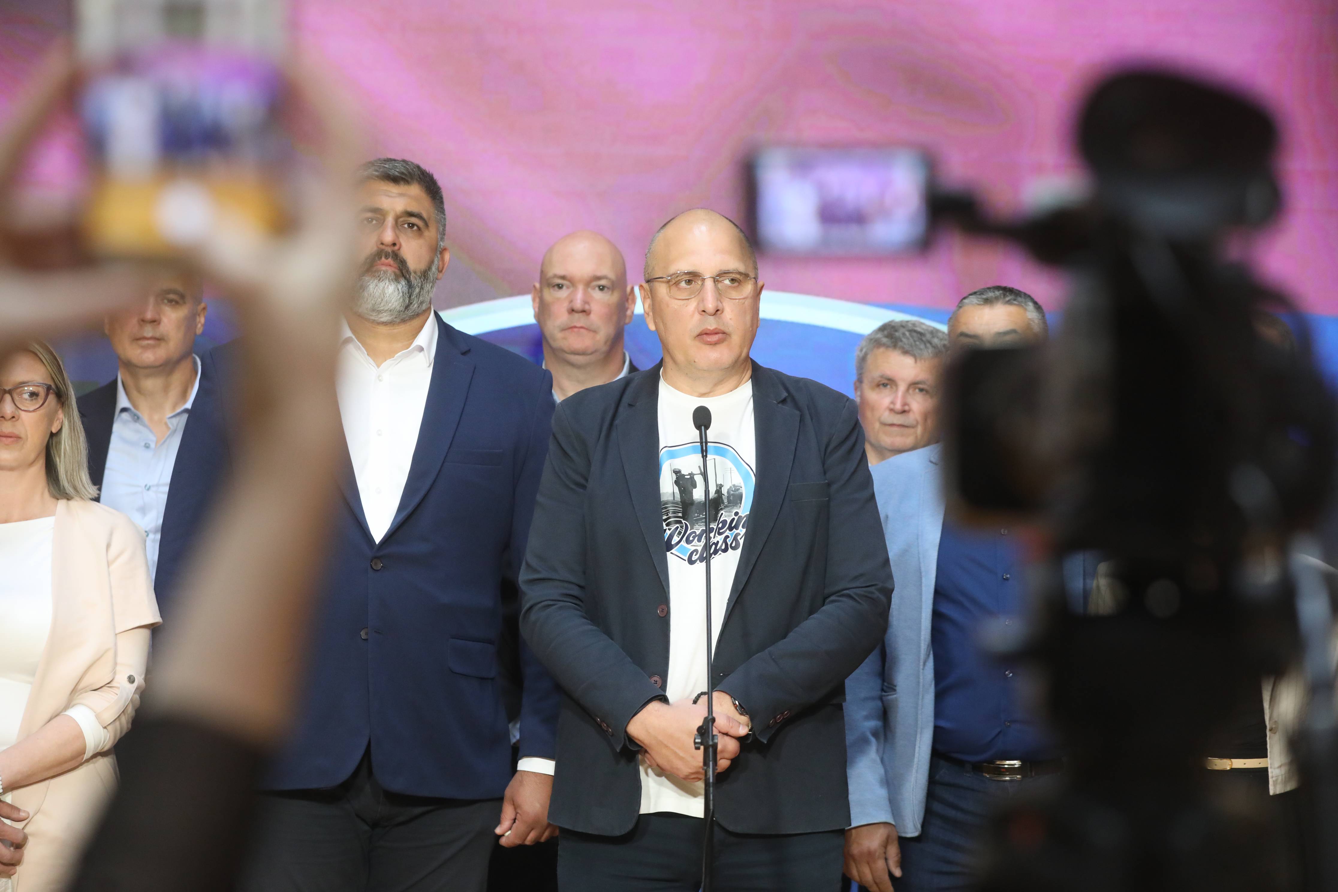 Beograd, 7.05.2026. - Program novoformirane Radnicke partije predstavo je poslanik Zeljko Veselinovic sa kolegama, danas u centralnom holu Doma Narodne skuptine. (BETAPHOTO/MILAN ILIC)