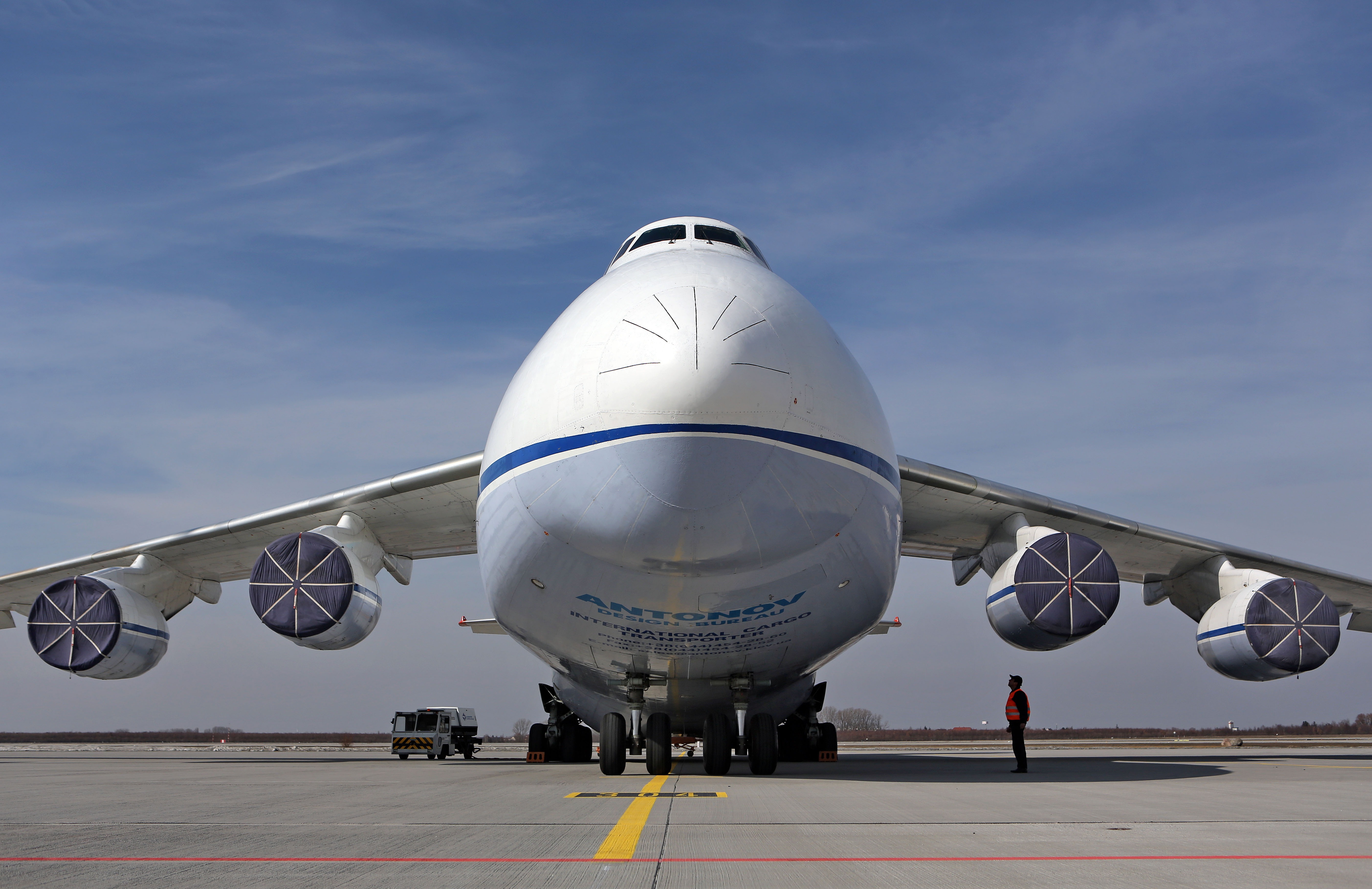 Antonov An-124 Ruslan 3590450.jpg