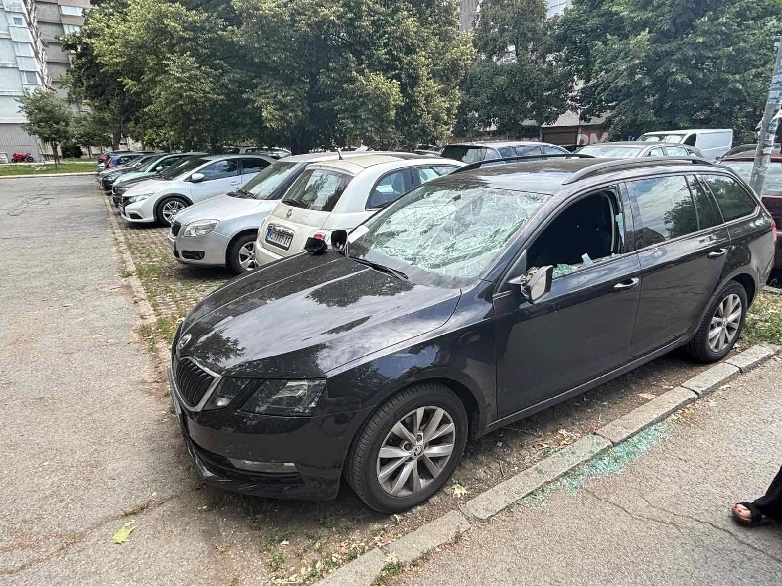 Vandalizovan auto sina Dinka Gruhonjića  Beta-7z5r2q5572.jpg