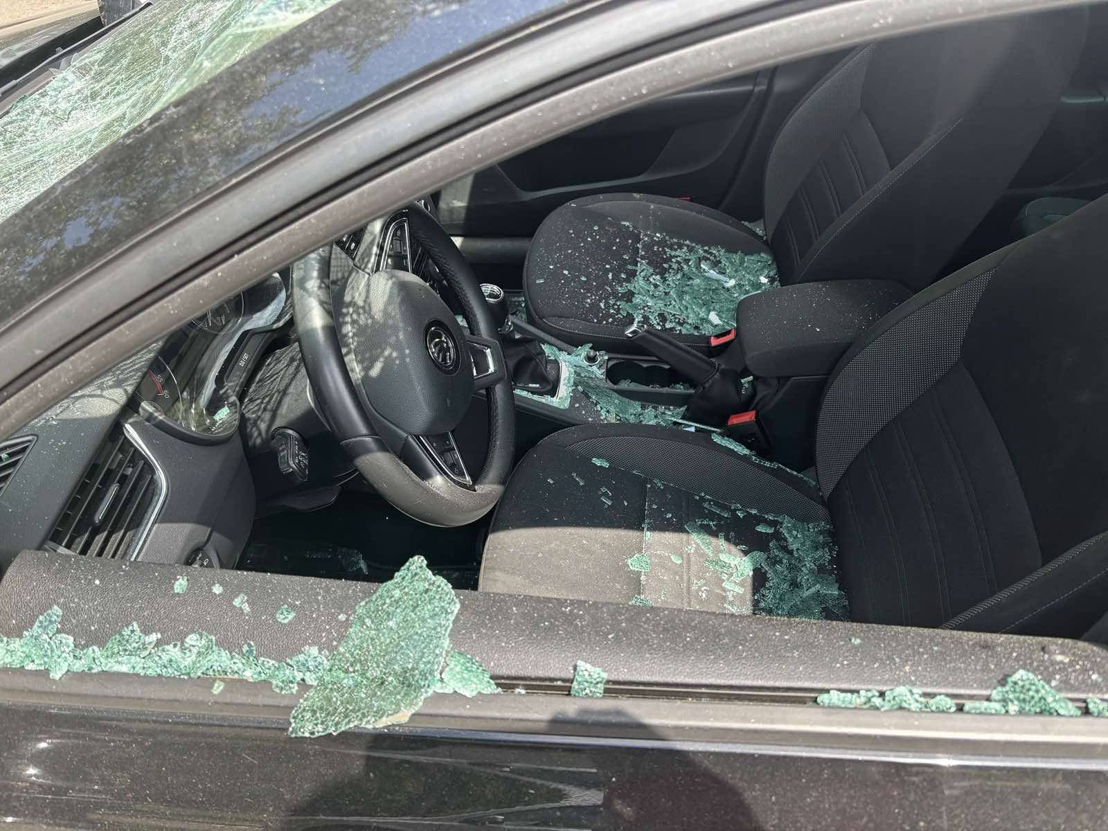 Vandalizovan auto sina Dinka Gruhonjića Beta-ove28hwsuw.jpg