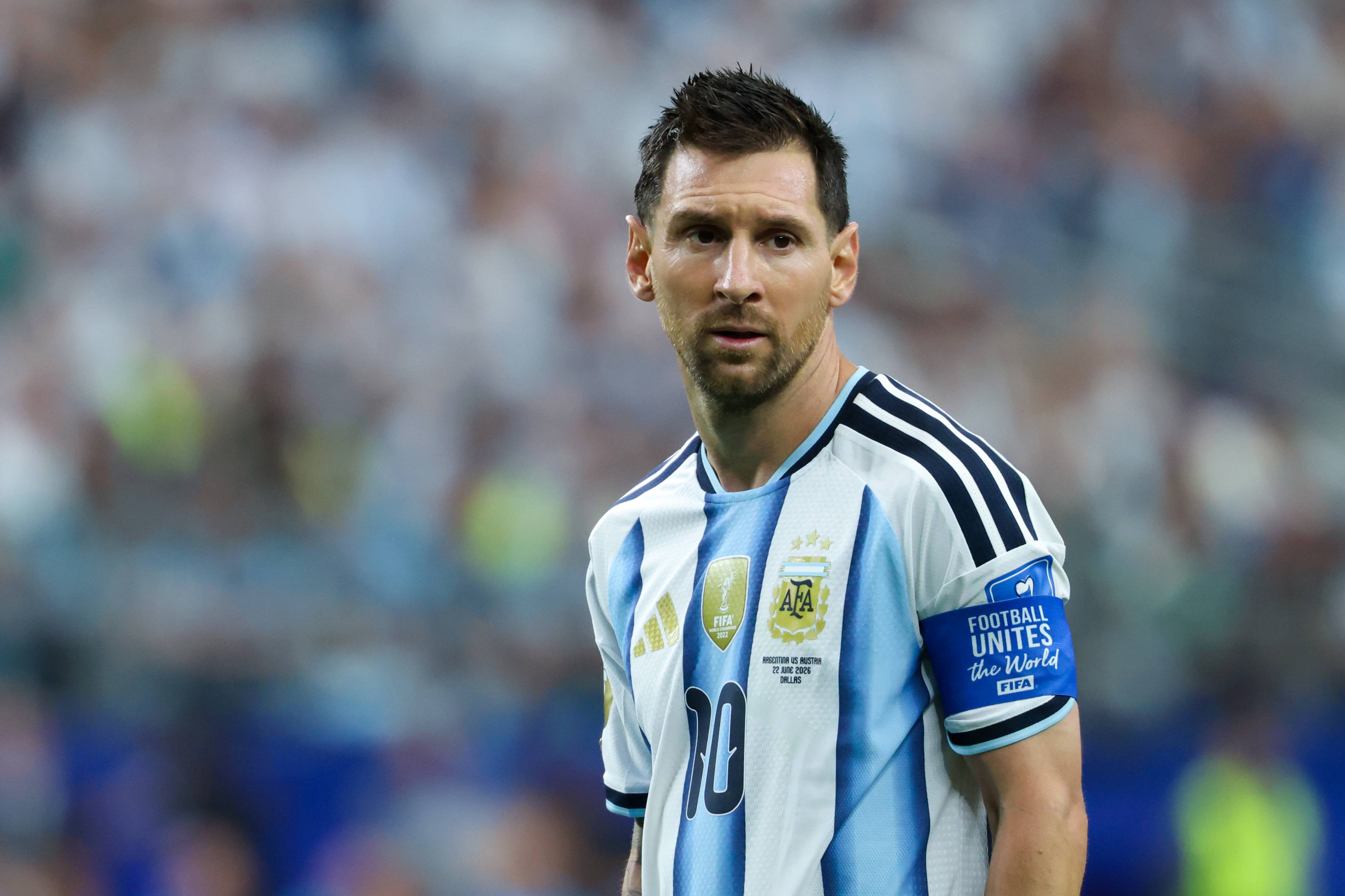 ARLINGTON, TEXAS - JUNE 22: Lionel Messi 10 of Argentina in action duri