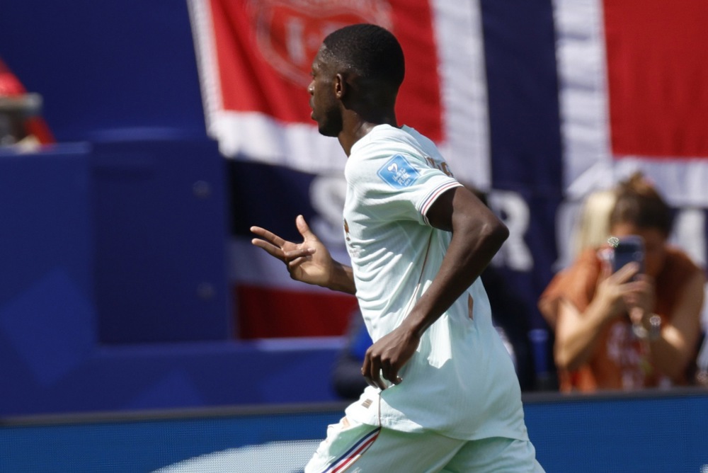 epa13067525 Ousmane Dembele of France celebrates