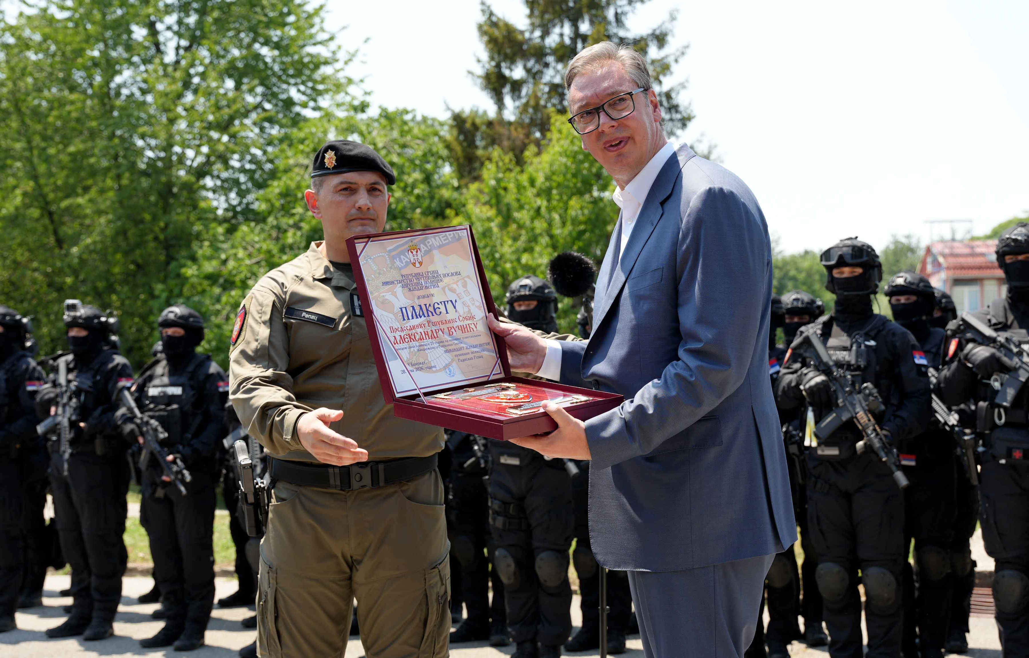 Aleksandar Vučić  Radoslav Repac