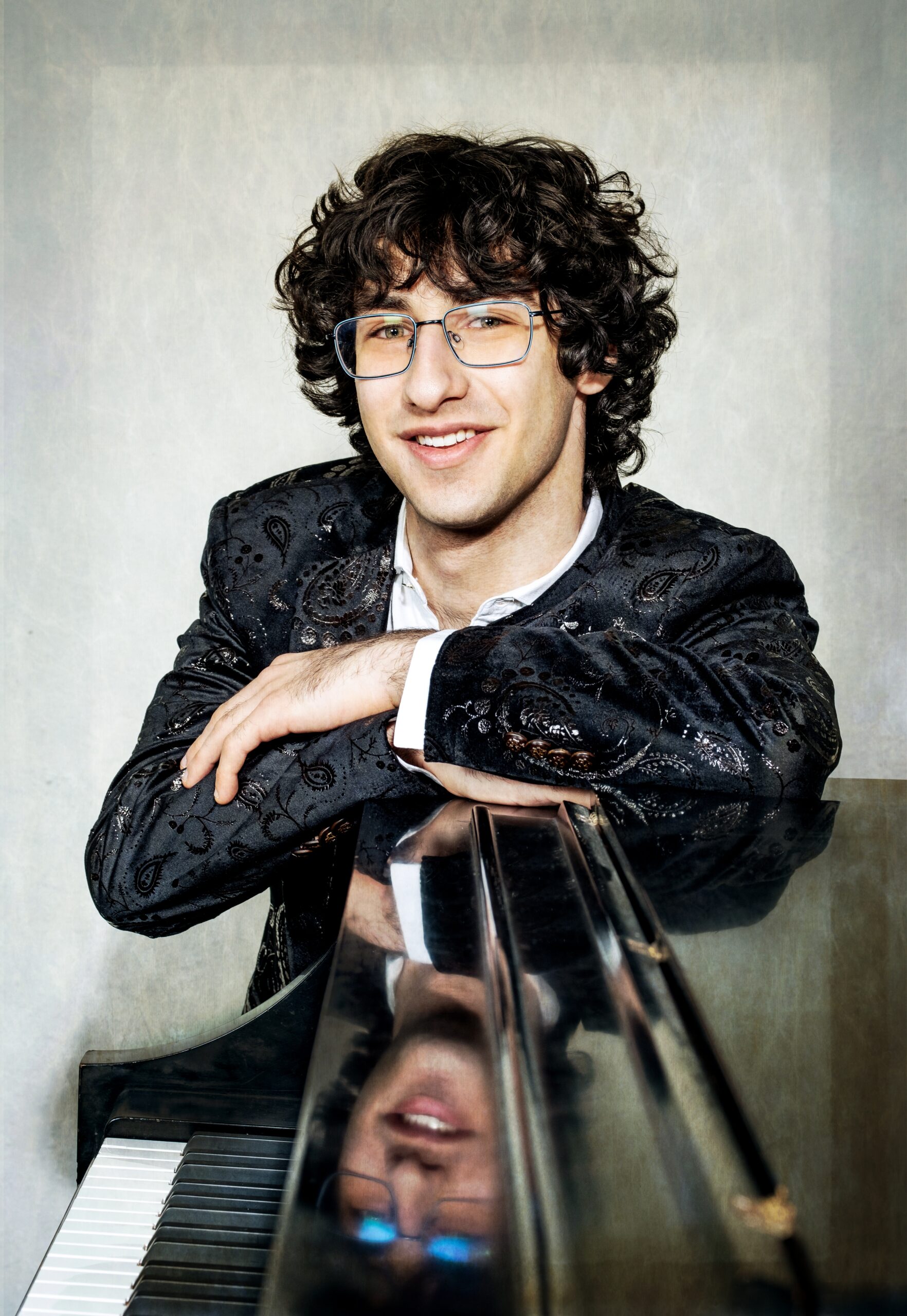 Maxim-Lando-scaled. Foto by Matt Dine.jpg Mlade svetske zvezde sa Beogradskom filharmonijom