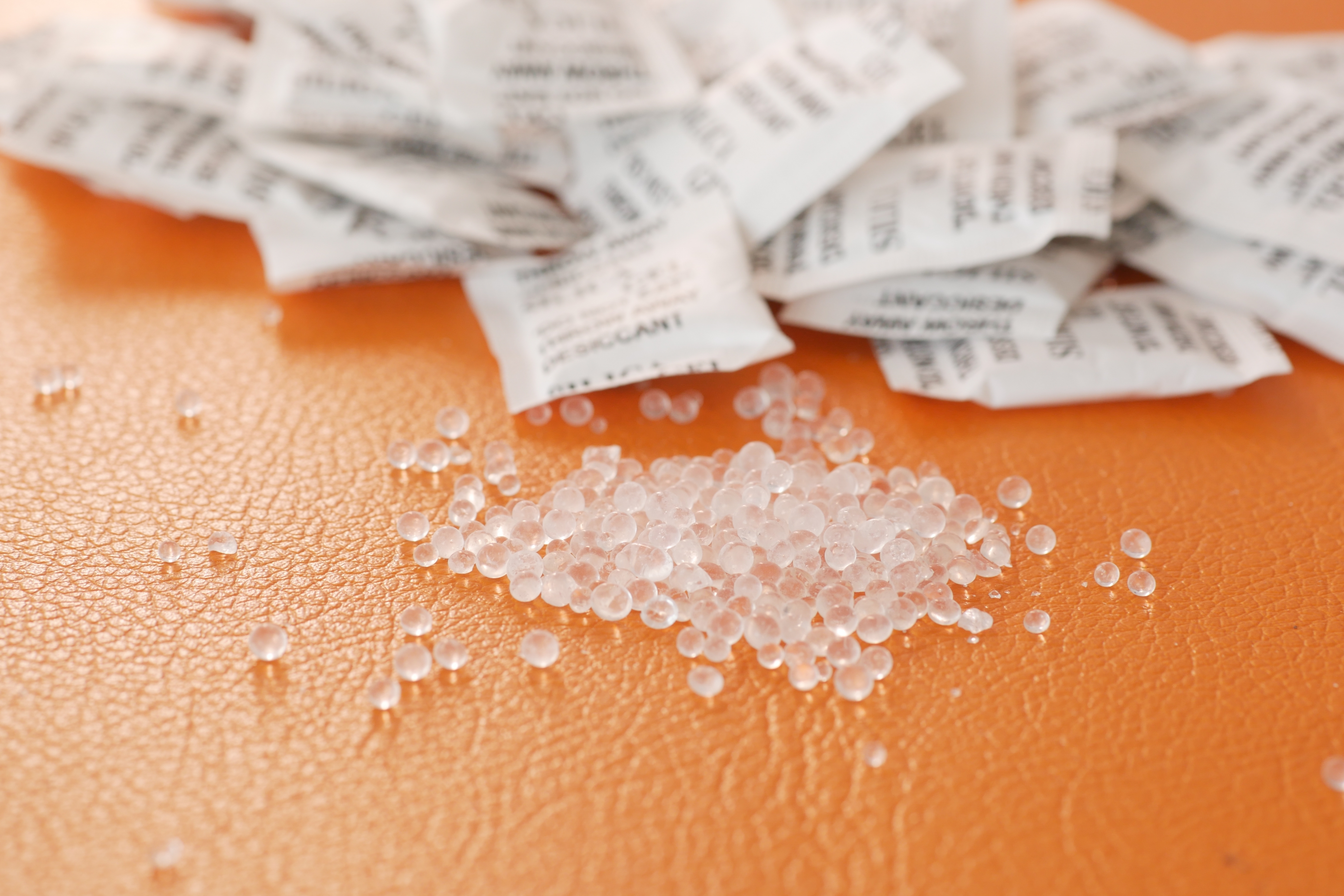 silika gel kesice shutterstock_2586630219.jpg