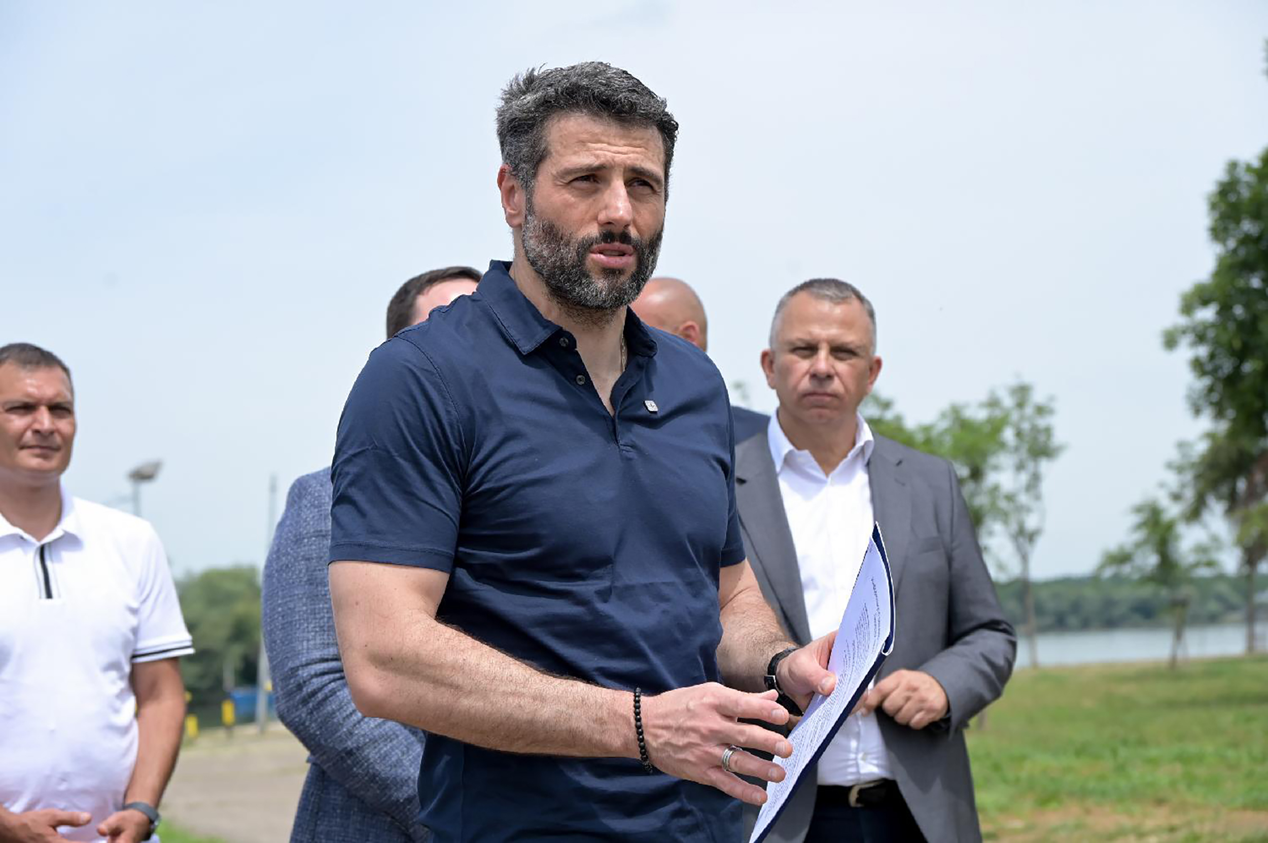 Mesto: BeogradDatum: Fri Jun 05 14:46:05 CEST 2026Dogadjaj: INFRASTRUKTURA - gradonačelnik Beograda Aleksandar Šapić posetio je danas Linijski park na kojem je završena četvrta faza radovaLičnosti: Aleksandar ŠapićIzvor: FoNet/Beoinfo