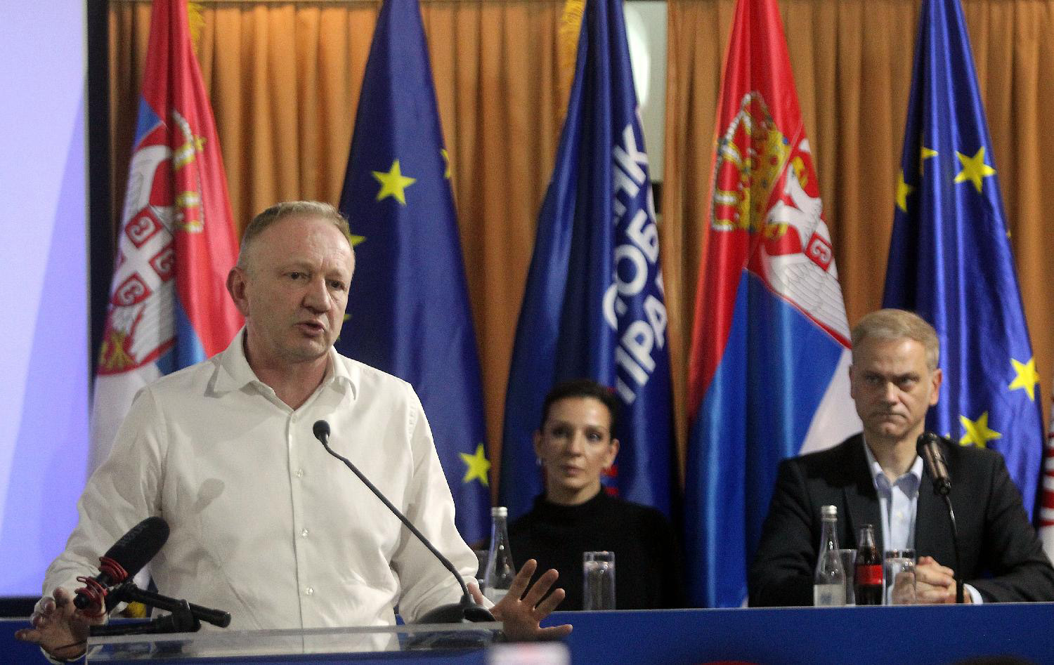 Predsedništvo Stranke slobode i pravde ssp012_b.JPG