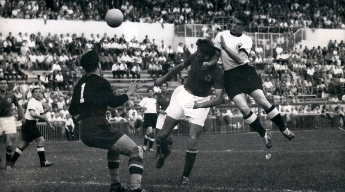 Jun. 06, 1954 -