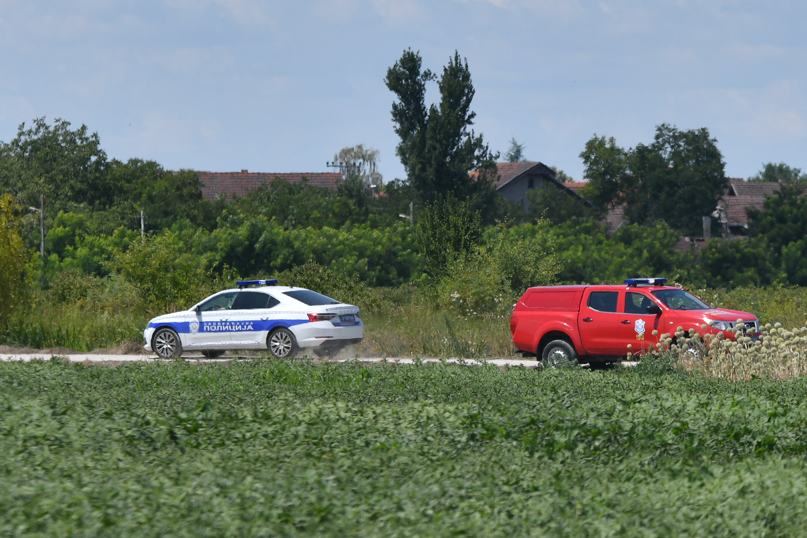 Novi Sad, nesreća, troje mrtvih, automobil završio u kanalu