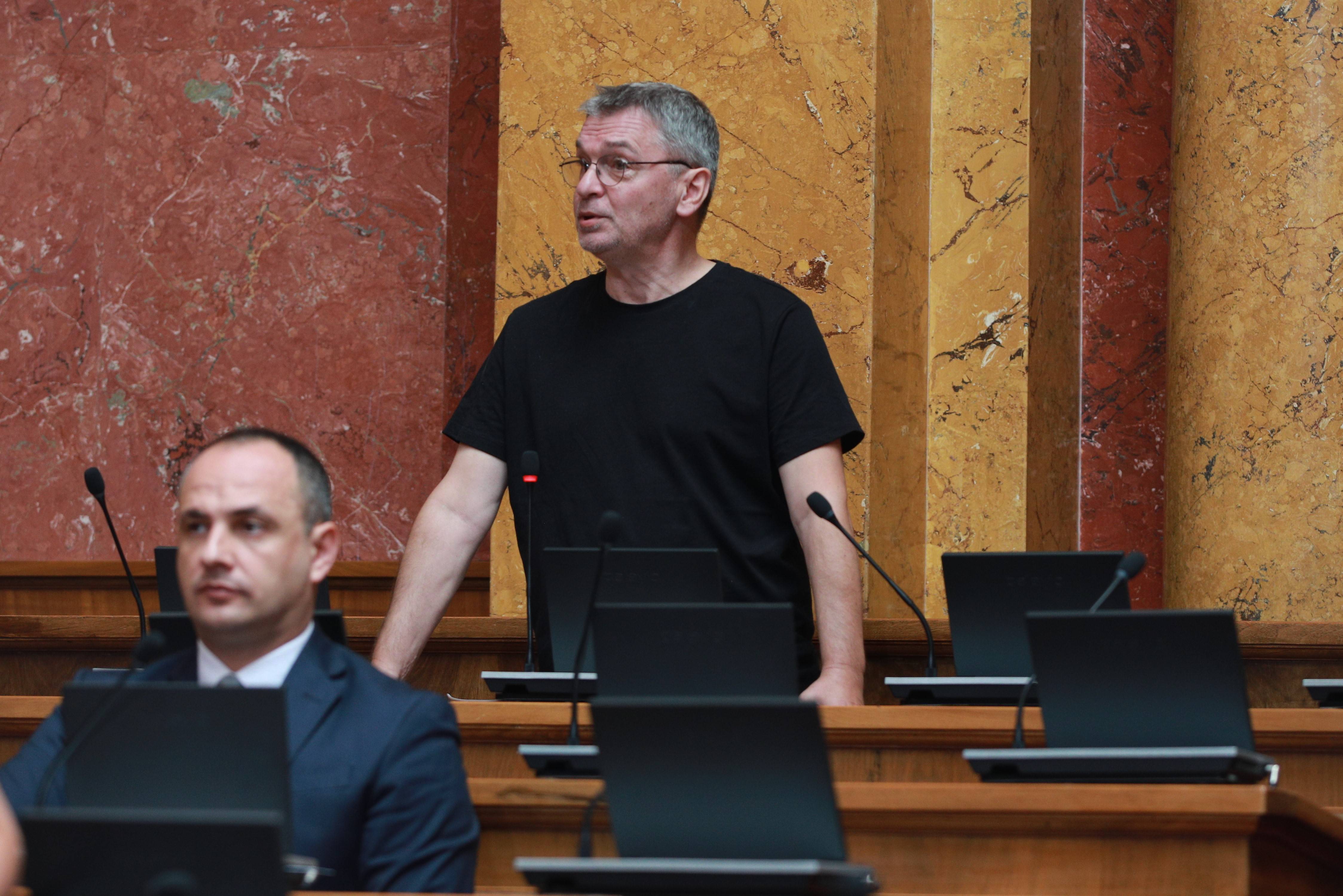 Beograd, 28.07.2026. - Nastavak sednice parlamenta na cijem dnevnom redu je predlog za izglasavanje nepoverenja vladi Srbije odrzana je danas u Domu Narodne skupstine u Beogradu.  (BETAPHOTO/Narodna skupstina/Milos Miskov)