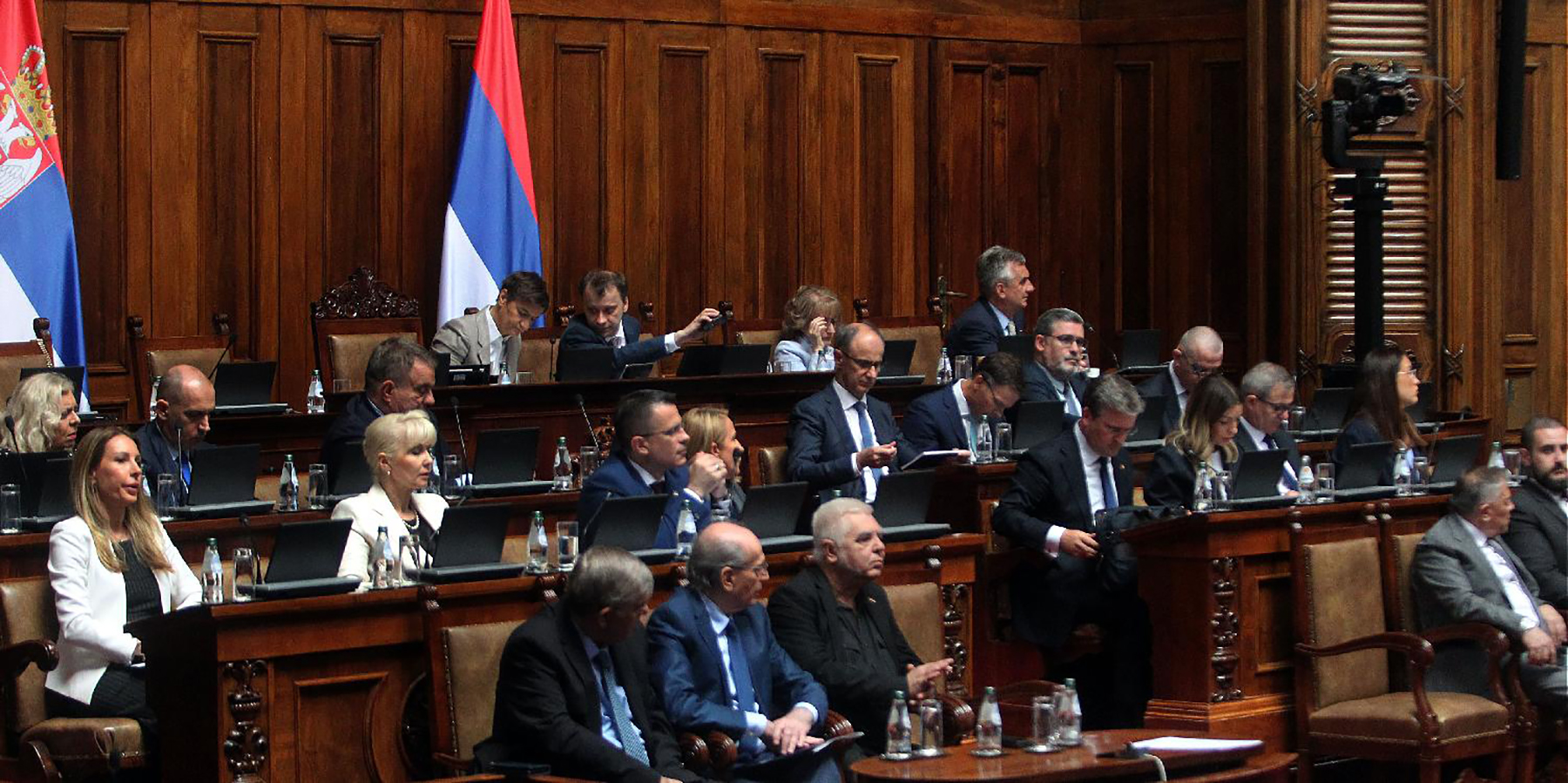 Mesto: BeogradDatum: Tue Jul 28 13:49:15 CEST 2026Dogadjaj: POLITIKA - Skupština Srbije je danas nastavila vanredno zasedanje posvećeno predlogu opozicije za izglasavanje nepoverenja Vladi.Fotoreporter: Aleksandar BardaIzvor: FoNet