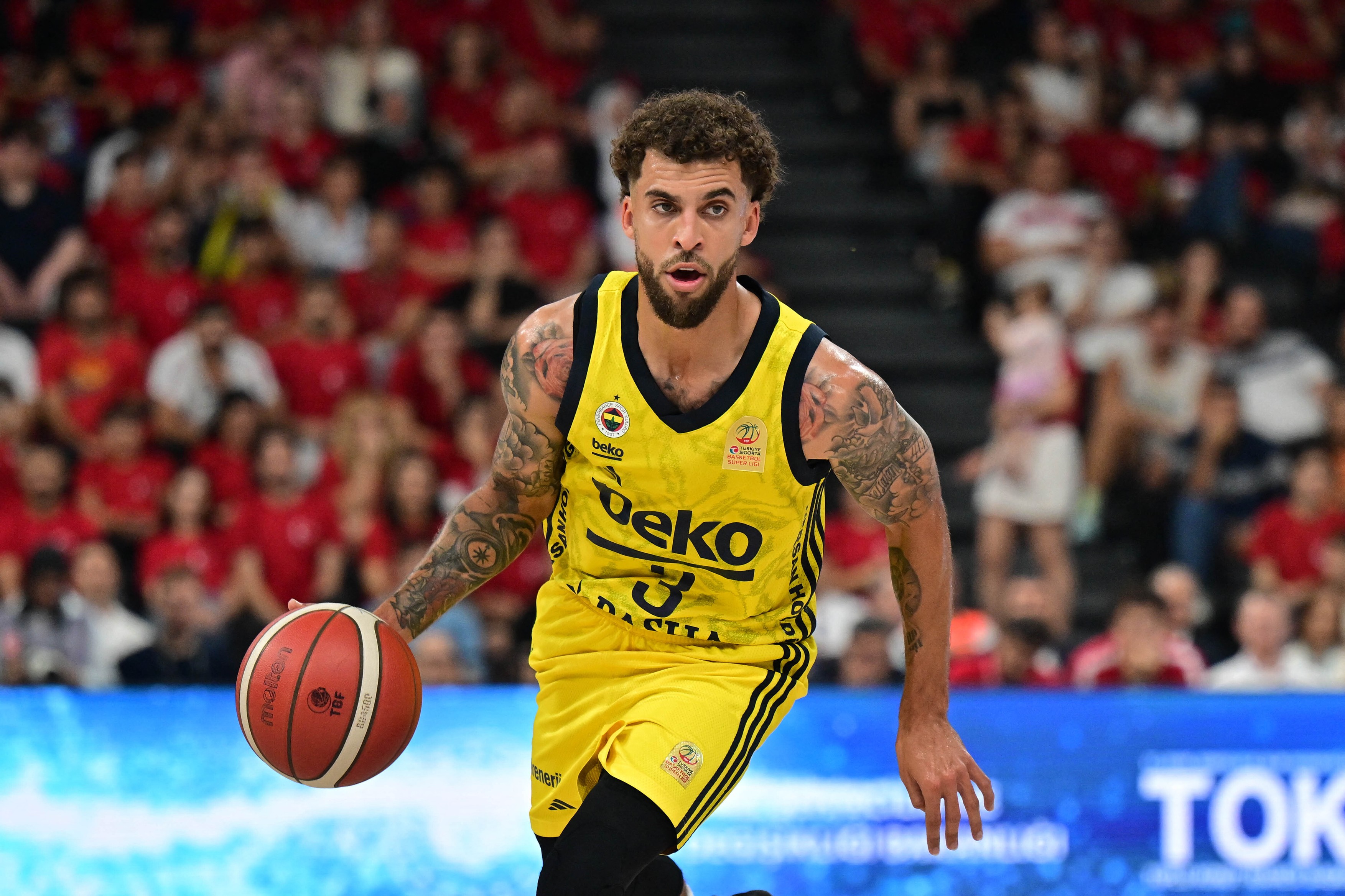 Scott Wilbekin (3) of Fenerbahce Beko